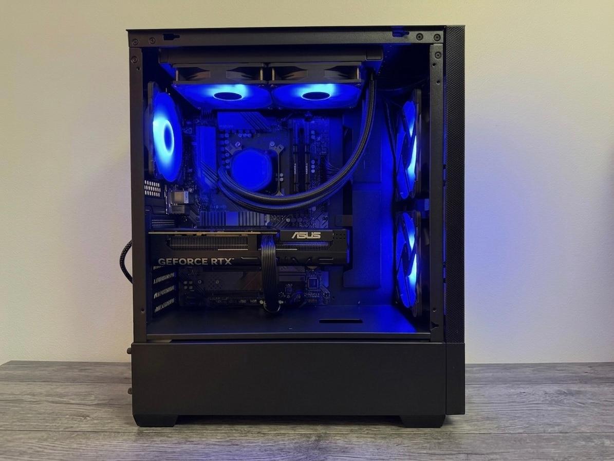RTX 5050 8GB OC • RYZEN 5 5500 • B550 WIFI • 16GB DDR4 • 512GB SSD • 240MM AIO NEW CUSTOM GAMING PC