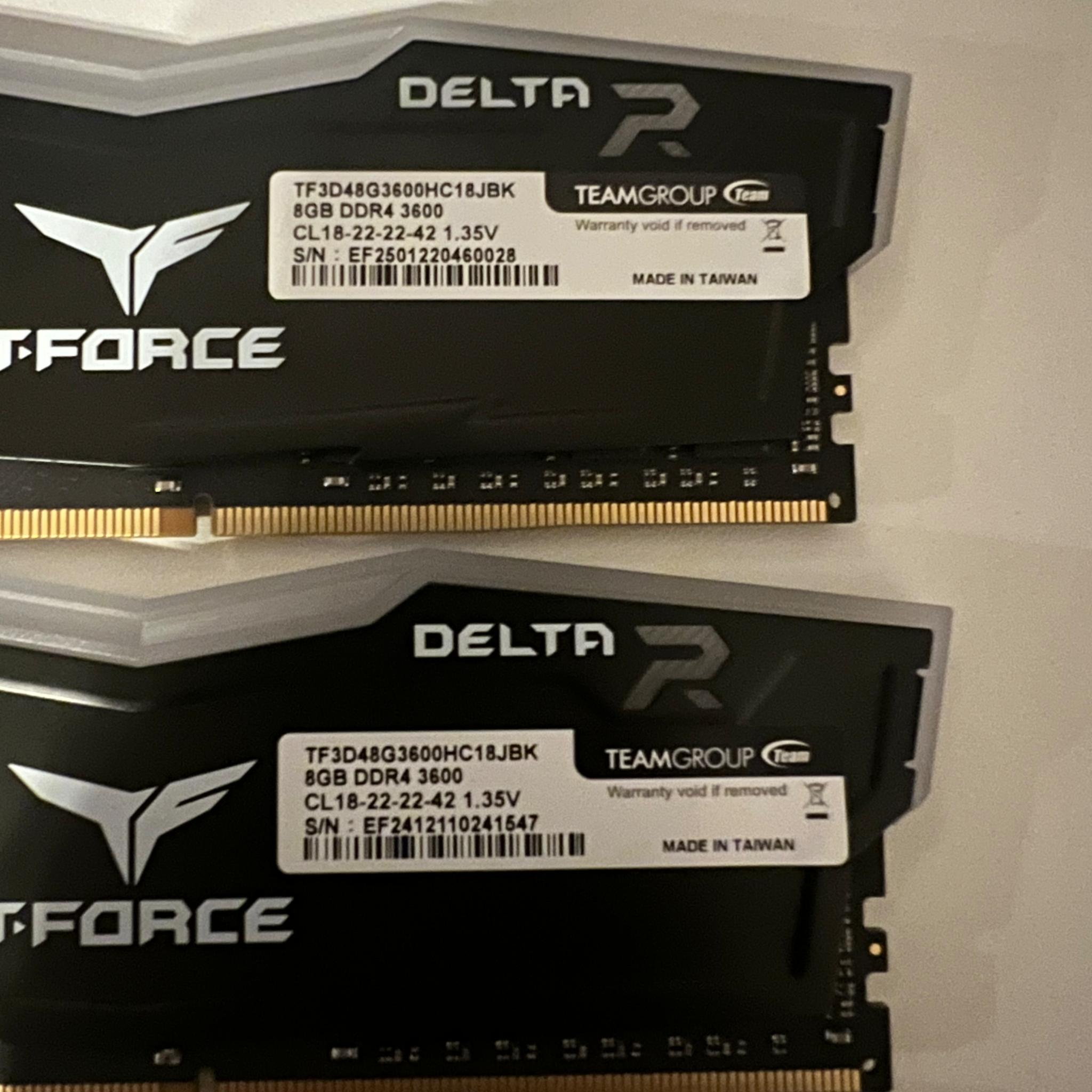 TEAMGROUP T-Force Delta RGB DDR4 32GB (4x8) 3600MHz (PC4-28800) CL18