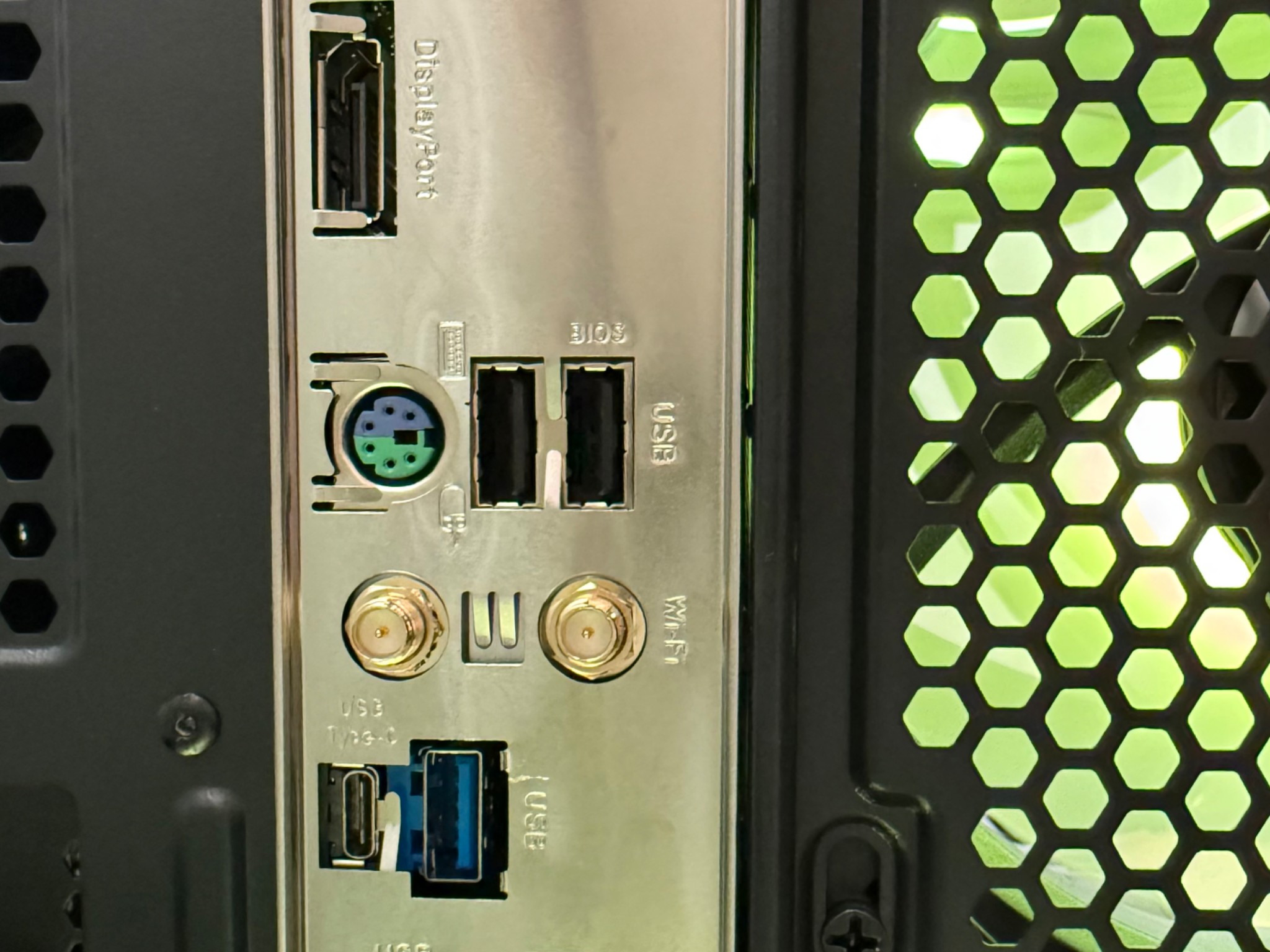 SALE 🕷️Game Slayer V2🕷️ 9600x/9070XT/32g DDR5/240mm AIO/800wpsu/2tb gen 4