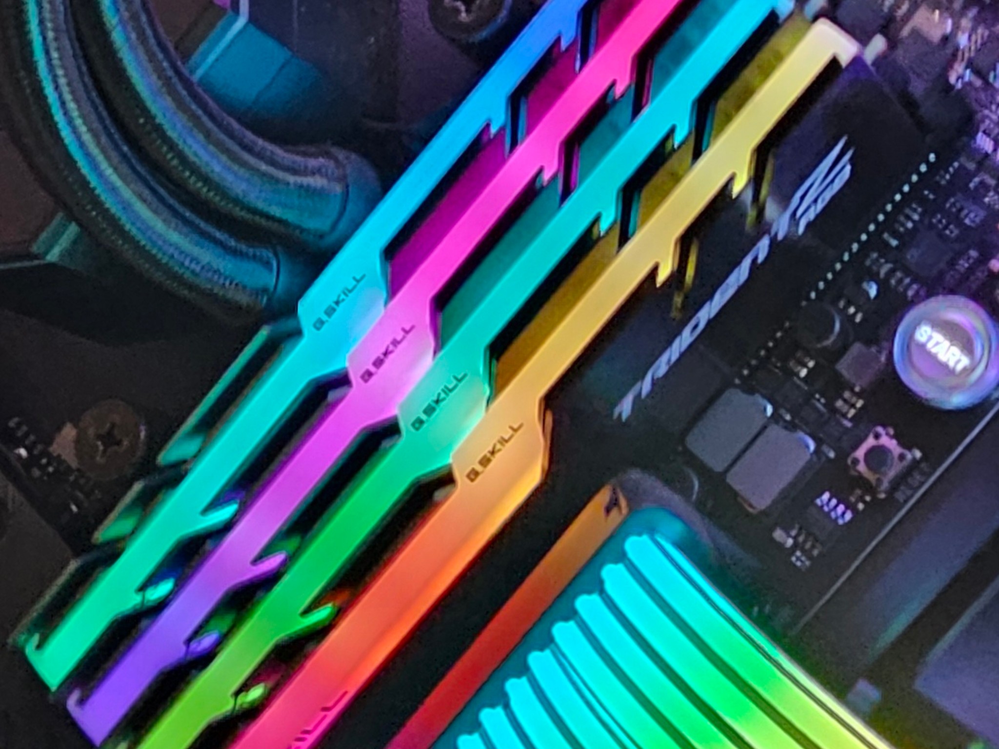 32GB DDR4 (2x16GB) 486 CL16 3200MT/s G.Skill Trident Z