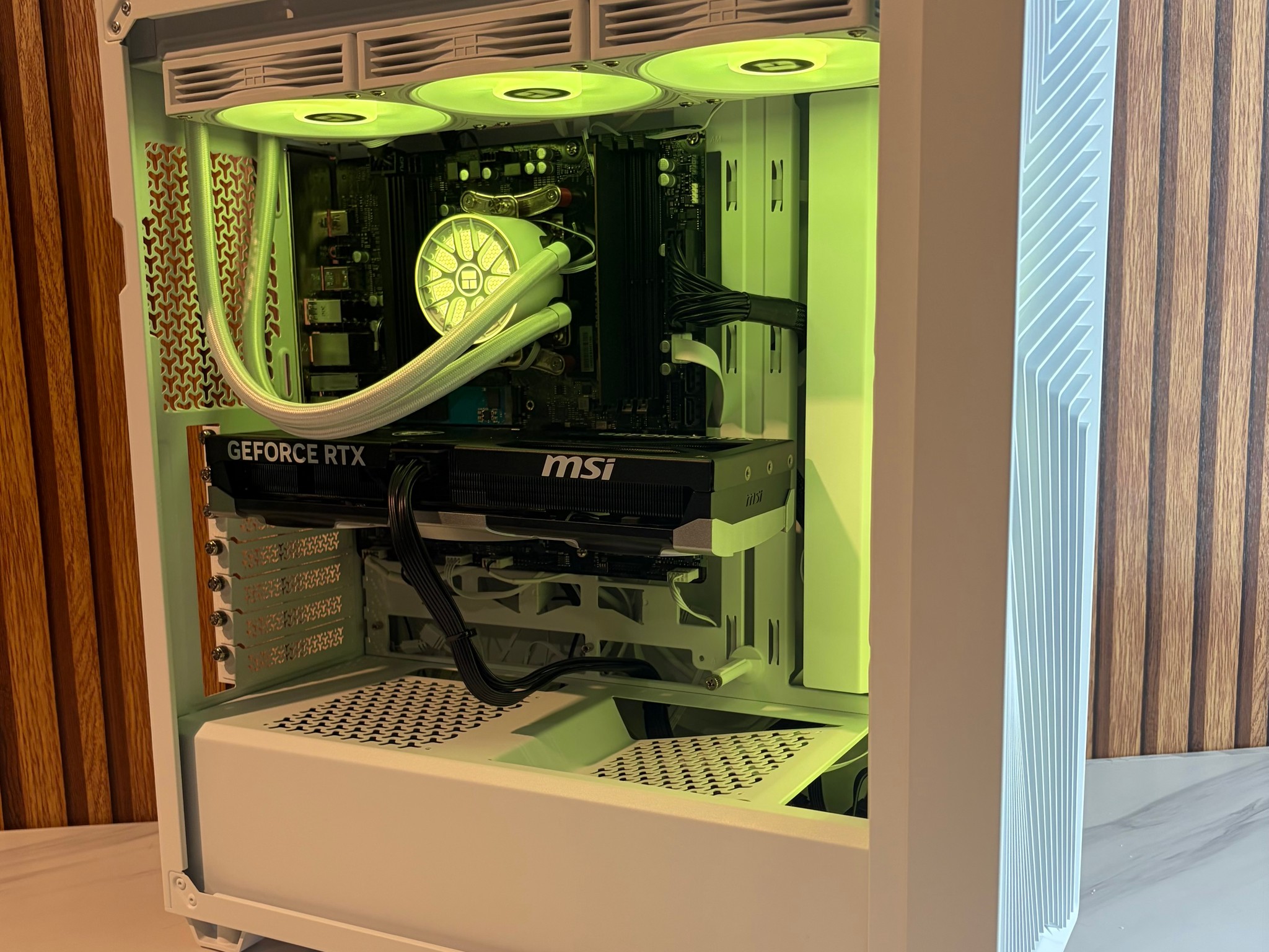RTX 5070 |  RYZEN 7 7800X3D | 16GB DDR5 | 750w PSU | 2TB NVME | 360MM AIO