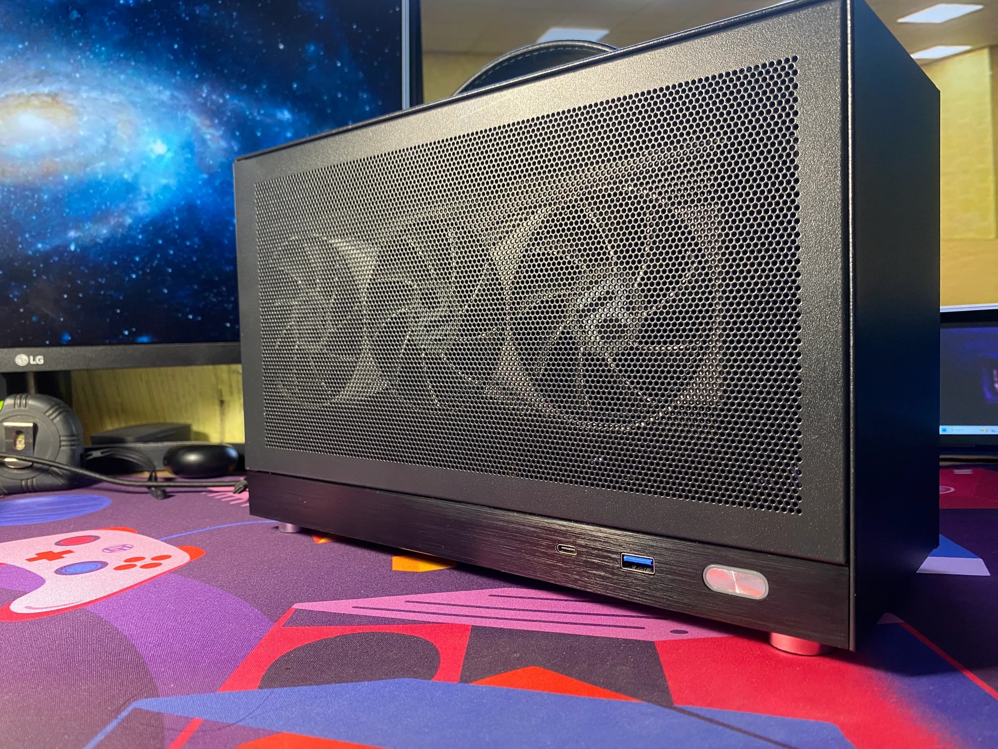 Mobile PC - RX 6800 XT | Ryzen 7 5700X3D | 1TB M.2 SSD | 32GB DDR4 | 850W Gold PSU