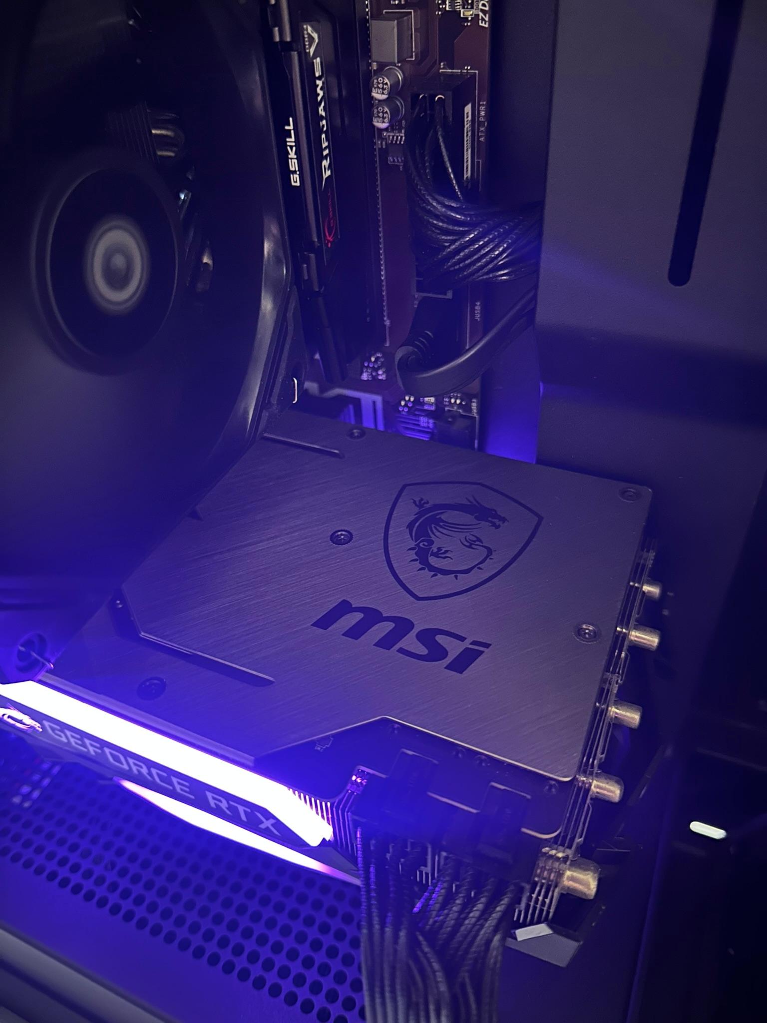 Intel i7-9700 / RTX 2080 / 1TB NVME / 16GB RAM