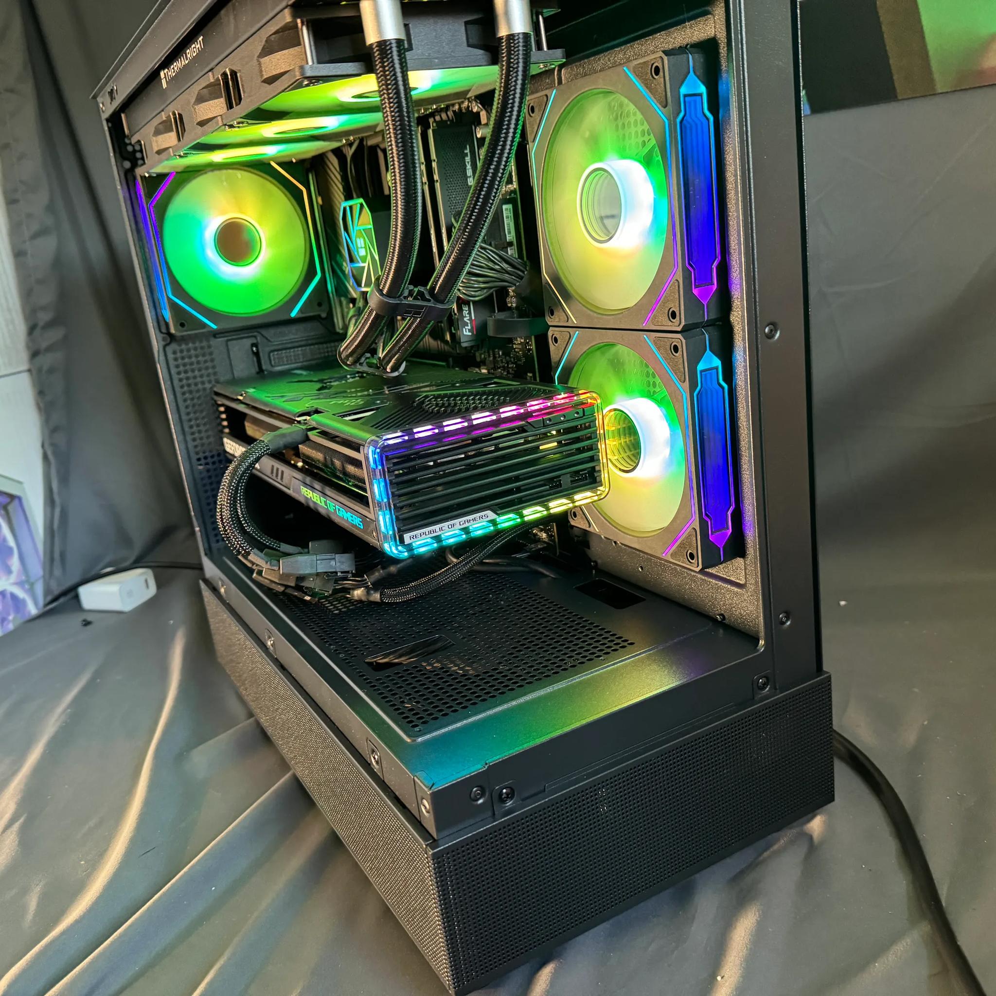 RTX 4070TI Strix Ryzen 7700X Gaming PC