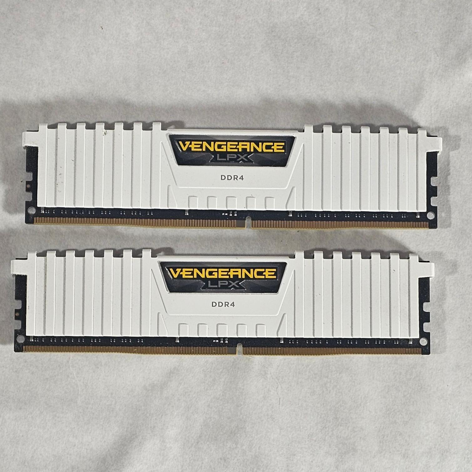 16GB DDR4 (2x8GB) CL16 3200MHz White Corsair Vengeance