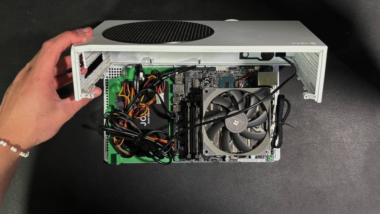 1 Of 1 Custom Xbox Gaming PC(Xbox Series S converted into a Windows Gaming PC)