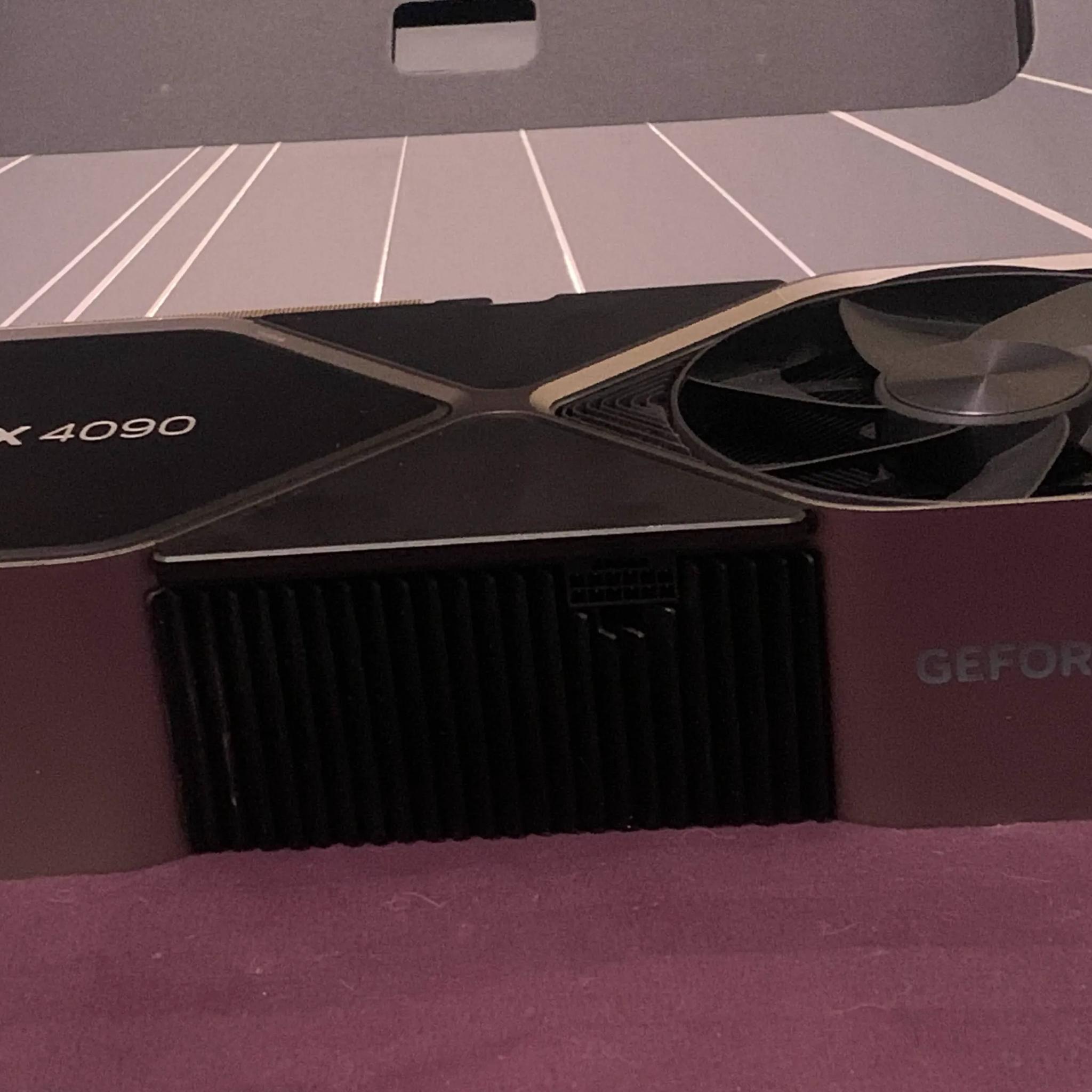 NVIDIA GeForce RTX 4090 24GB Founders Edition – Refurbished, Like New