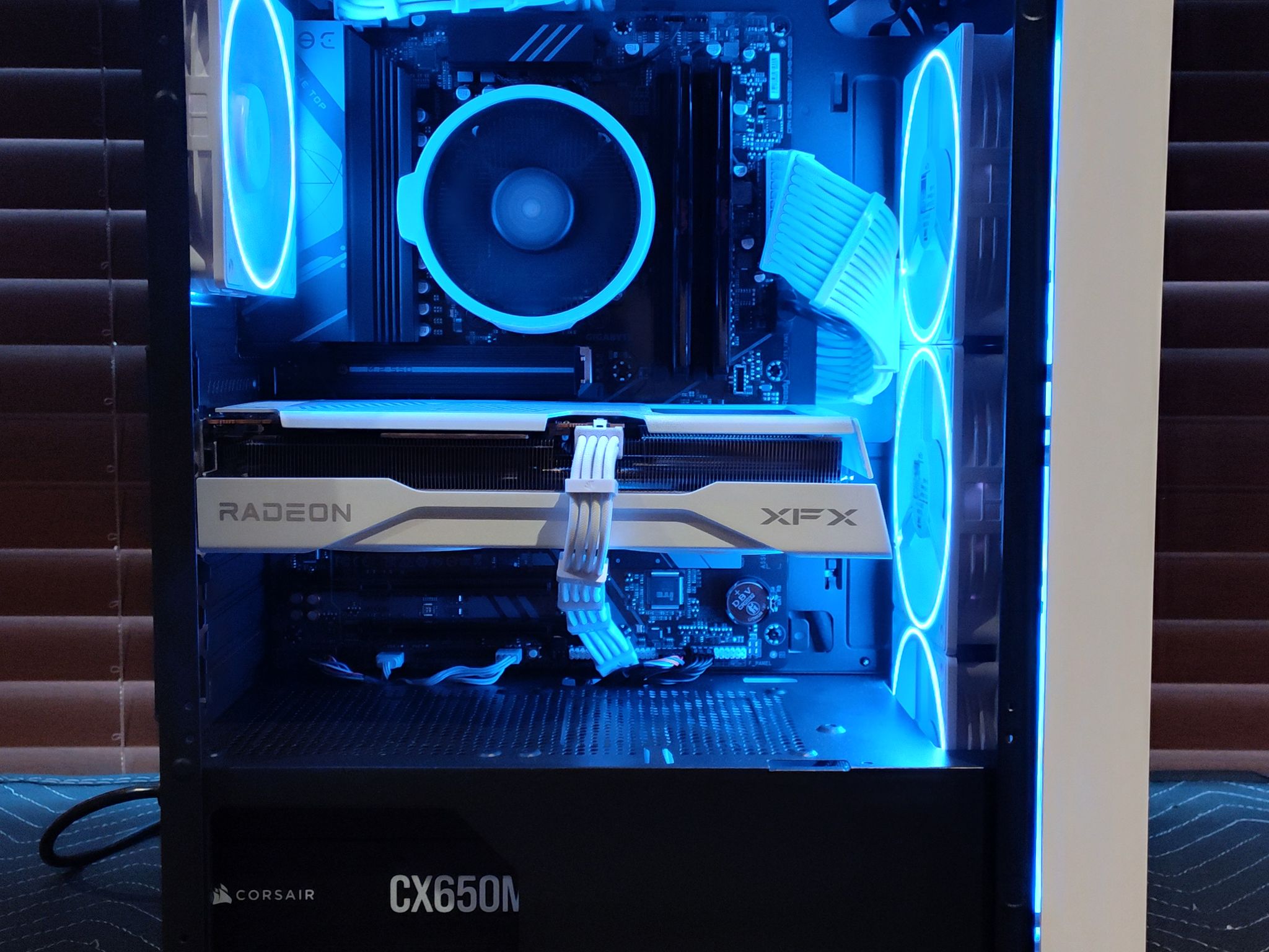AM5 | Ryzen 5 8400F | RX 9060XT 16GB | 16GB 6000MT/s RAM | 1TB Storage
