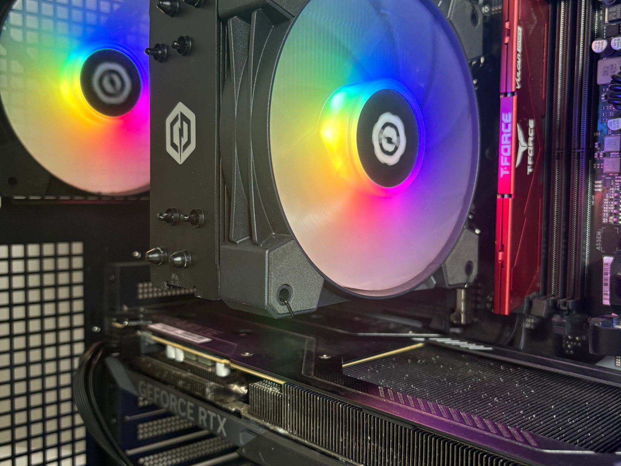 EXT ICE 70X - i5 14400F, RTX 5060 8GB, 16GB DDR5 Ram, 1TB SSD (V2)