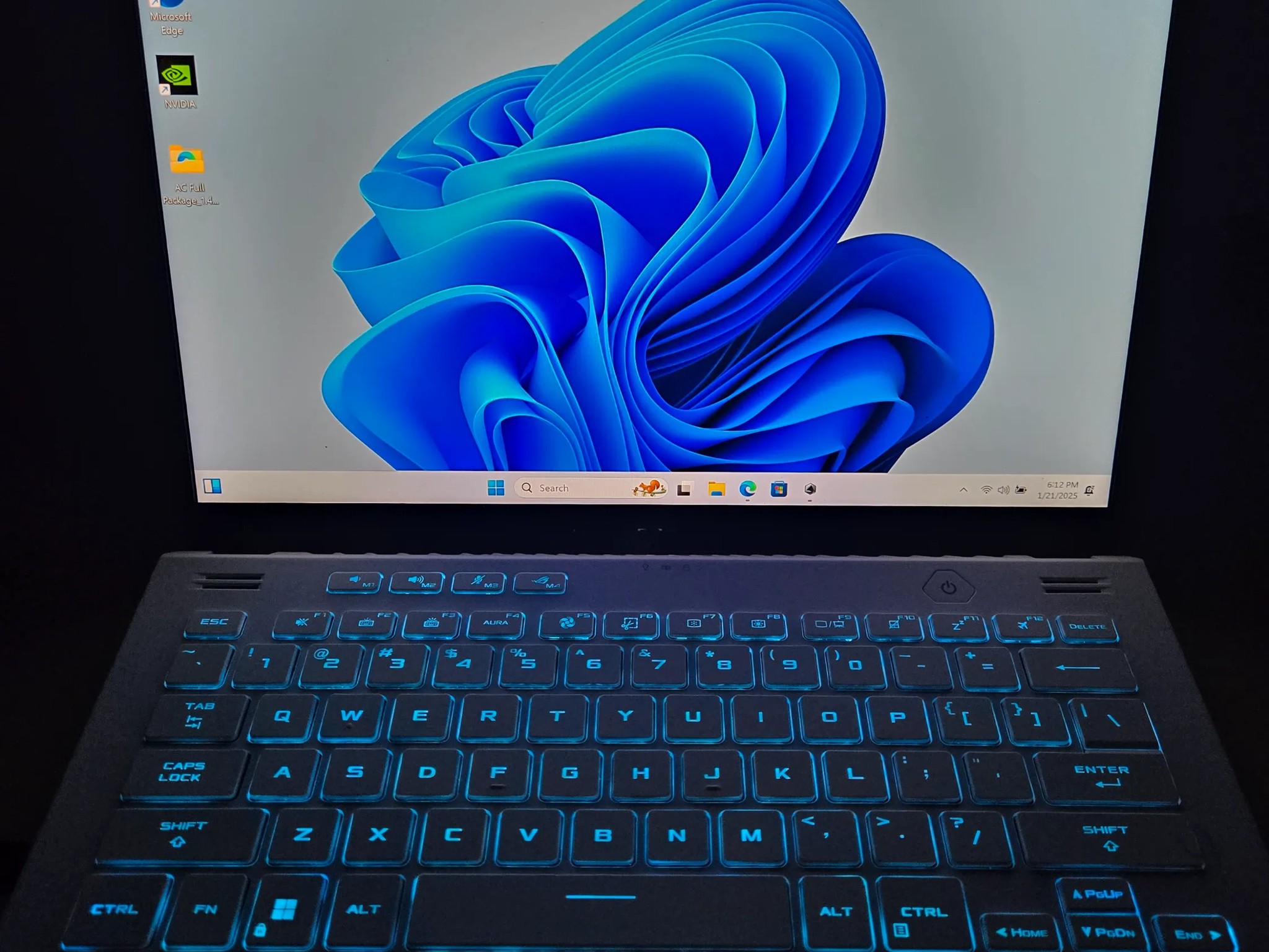 Asus ROG Zephyrus G14 (2023) - RTX 4050- Ryzen 7 7735HS - 32GB DDR5 - 1TB NVME
