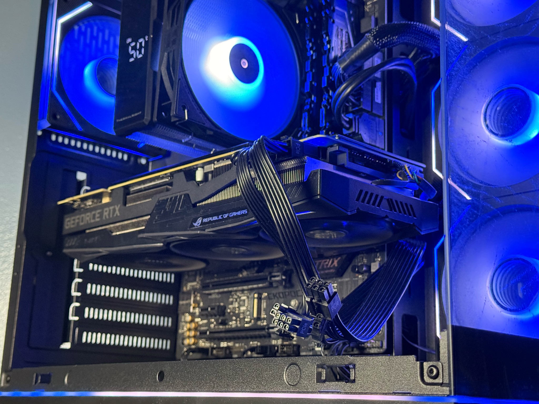 Ryzen 7 3700x + 2080 ti Gaming PC