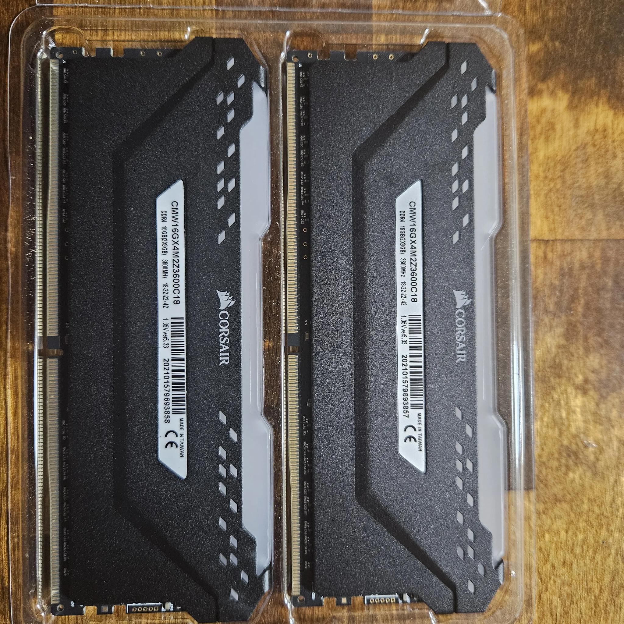 Corsair Vengeance RGB Pro 32GB DDR4-2933 (2x16GB)