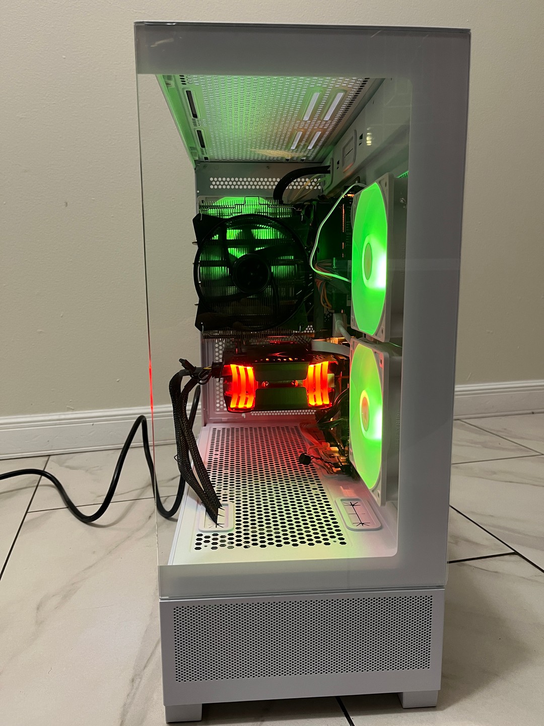 AMD RX 6600 XT, Intel Core i7-8700k, 16GB RAM, 1TB SSD, High FPS