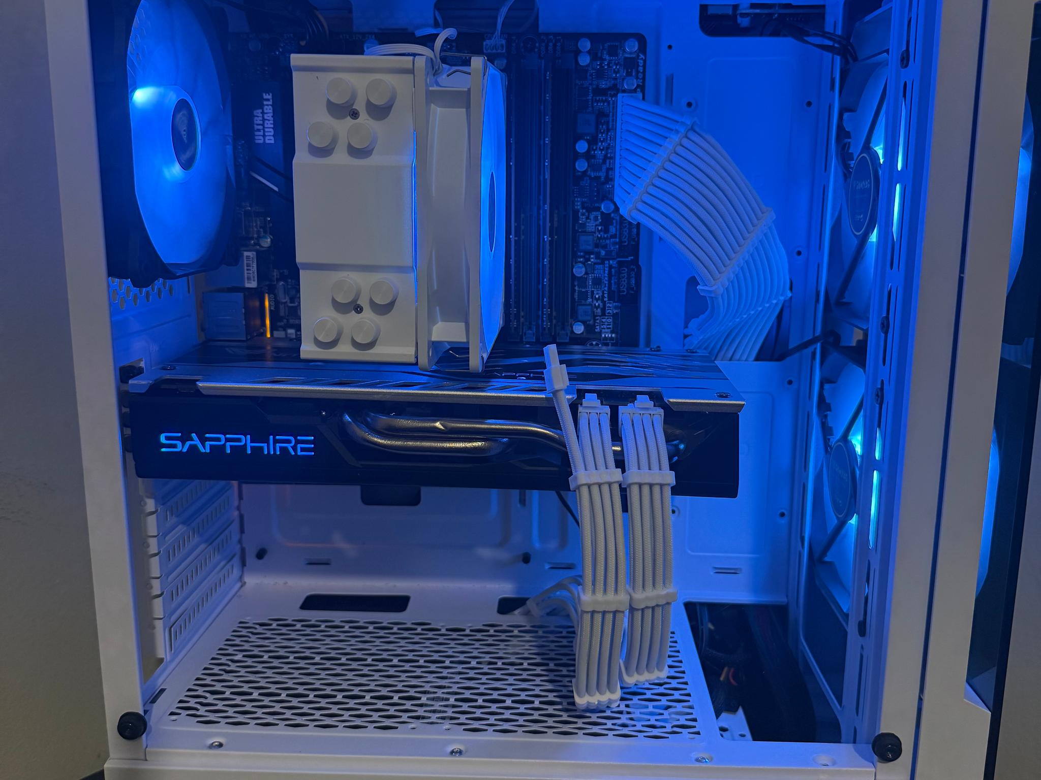 ❄️ White Phantom Gaming PC ❄️ | Intel i5 | Sapphire RX 570 4GB | 16GB DDR4 |