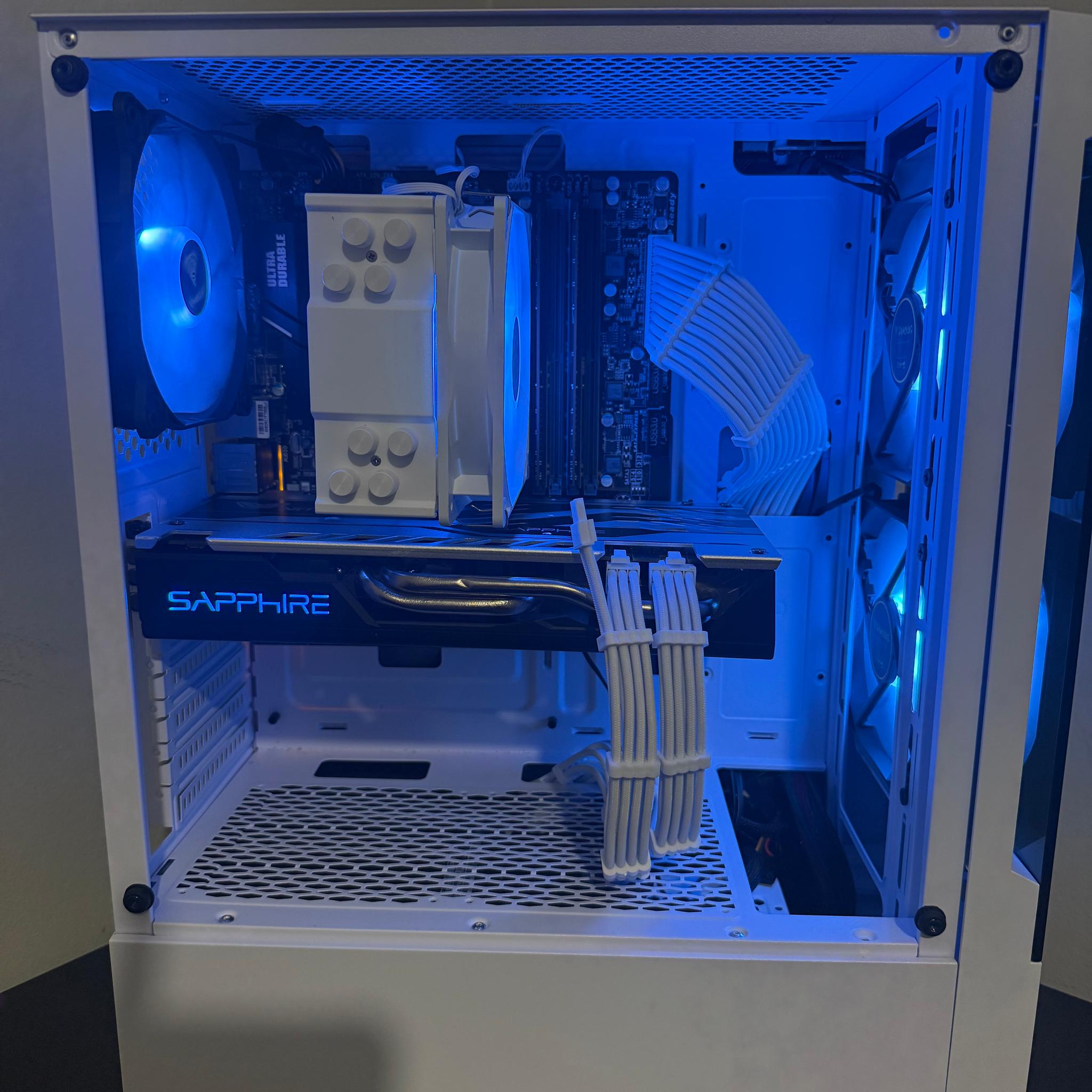 ❄️ White Phantom Gaming PC ❄️ | Intel i5 | Sapphire RX 570 4GB | 16GB DDR4 |
