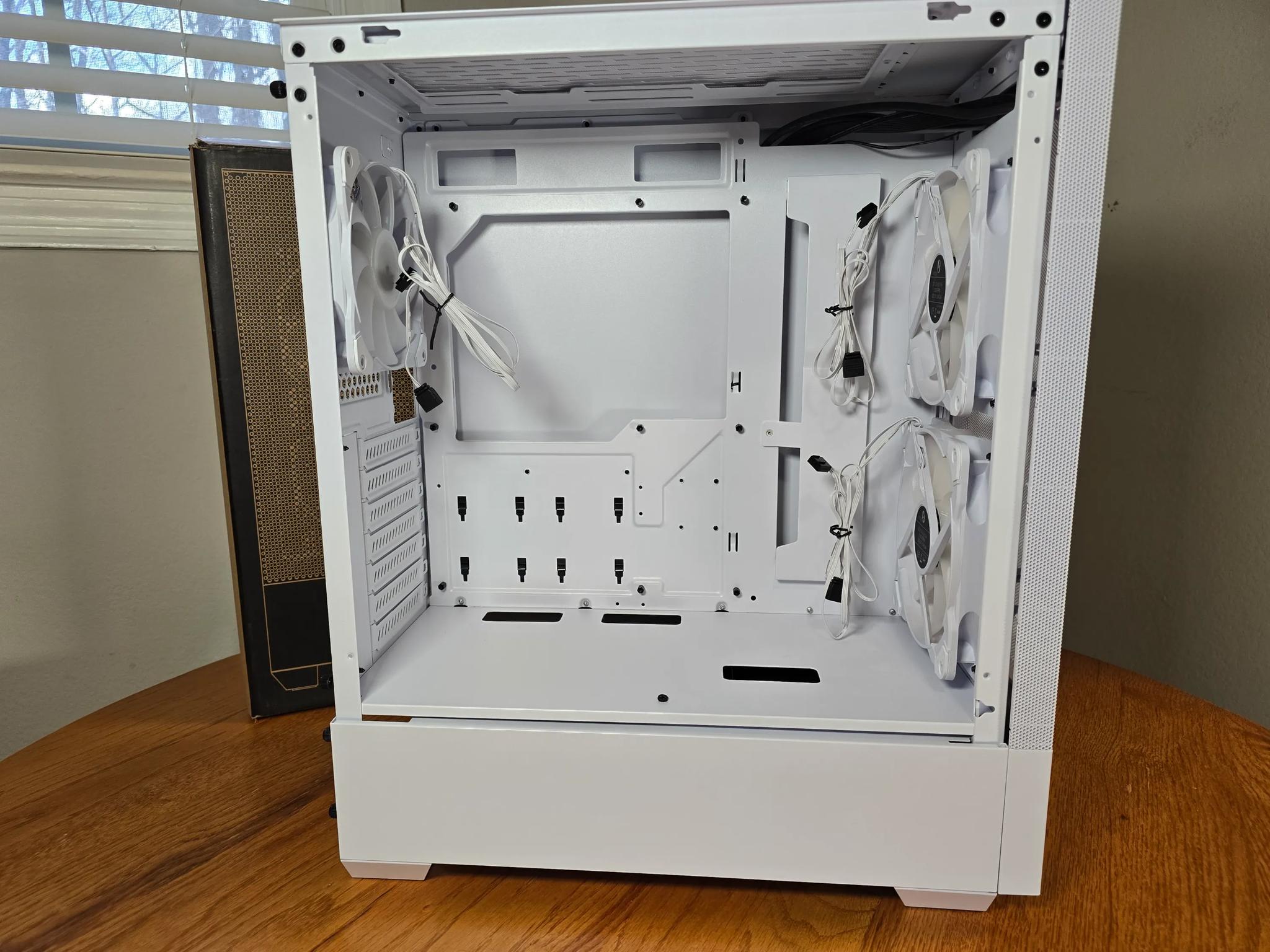 Lian Li LANCOOL 205 Mesh C ATX White Mid Tower Case *Includes 3 RGB Fans!!!*