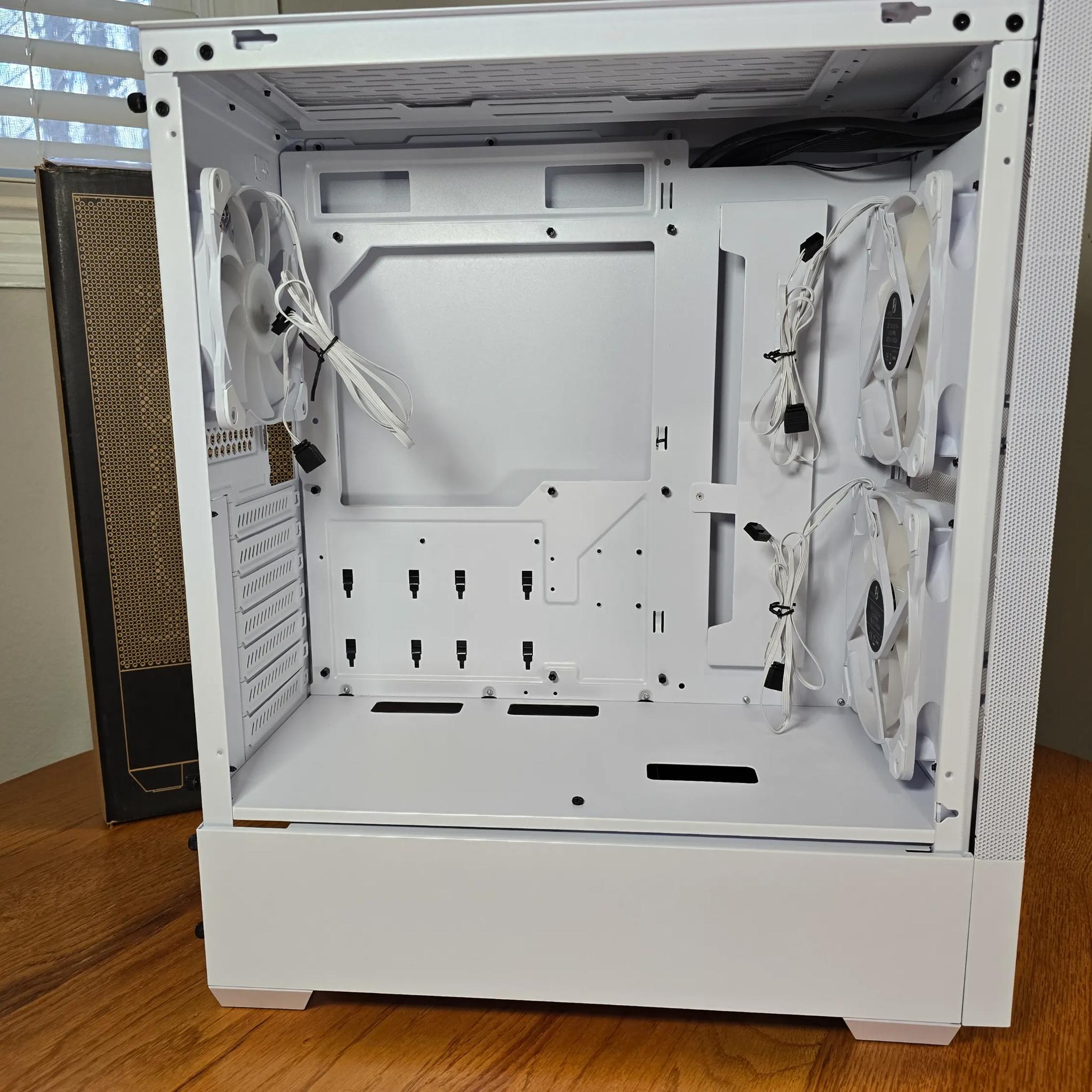 Lian Li LANCOOL 205 Mesh C ATX White Mid Tower Case *Includes 3 RGB Fans!!!*