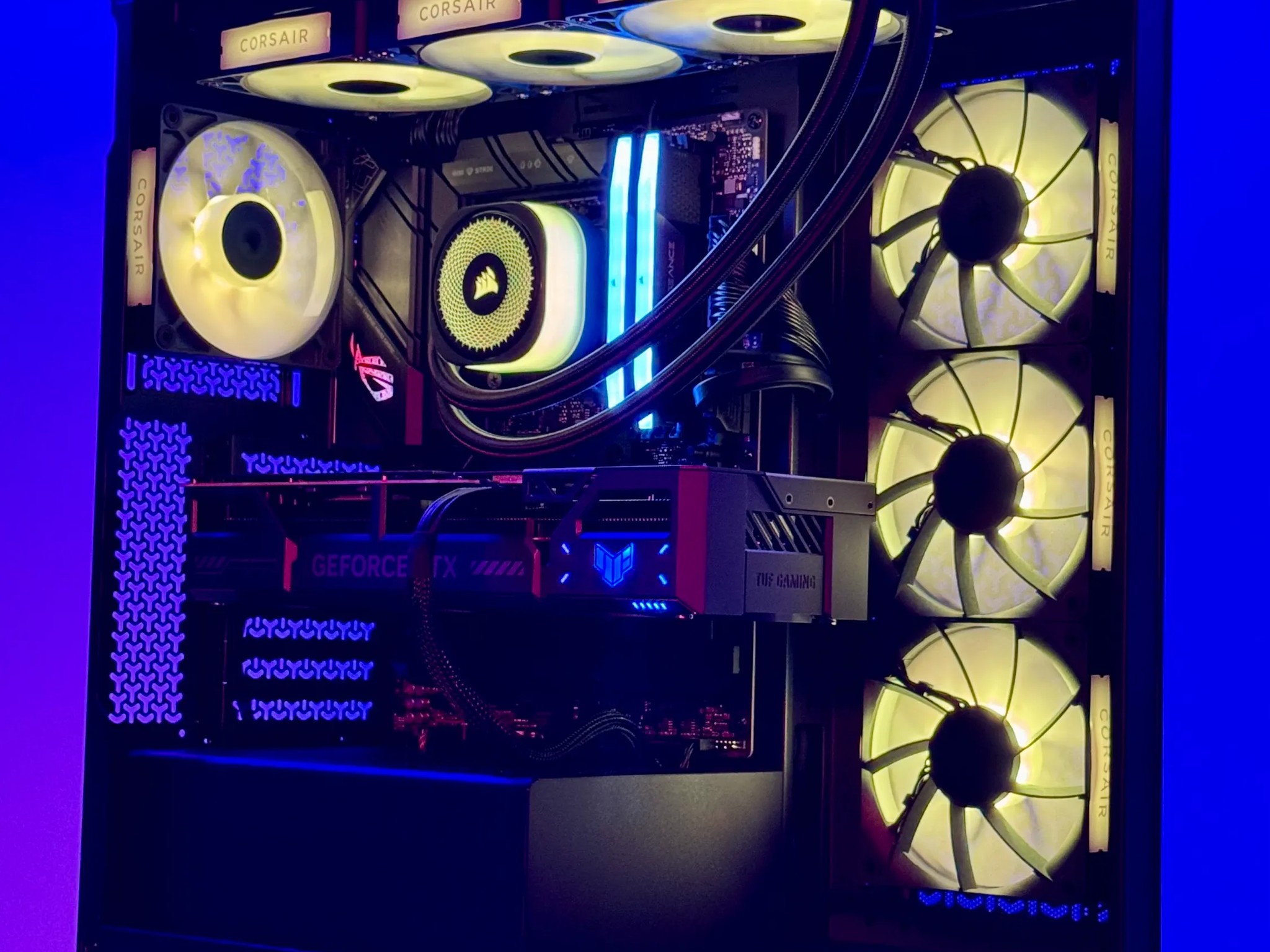 Corsair Gaming PC ✨ NVIDIA RTX 5070 OC, 14600KF 5.3 Ghz, 2TB M.2 SSD, 32GB RAM, WiFi, WIN 11 Pro