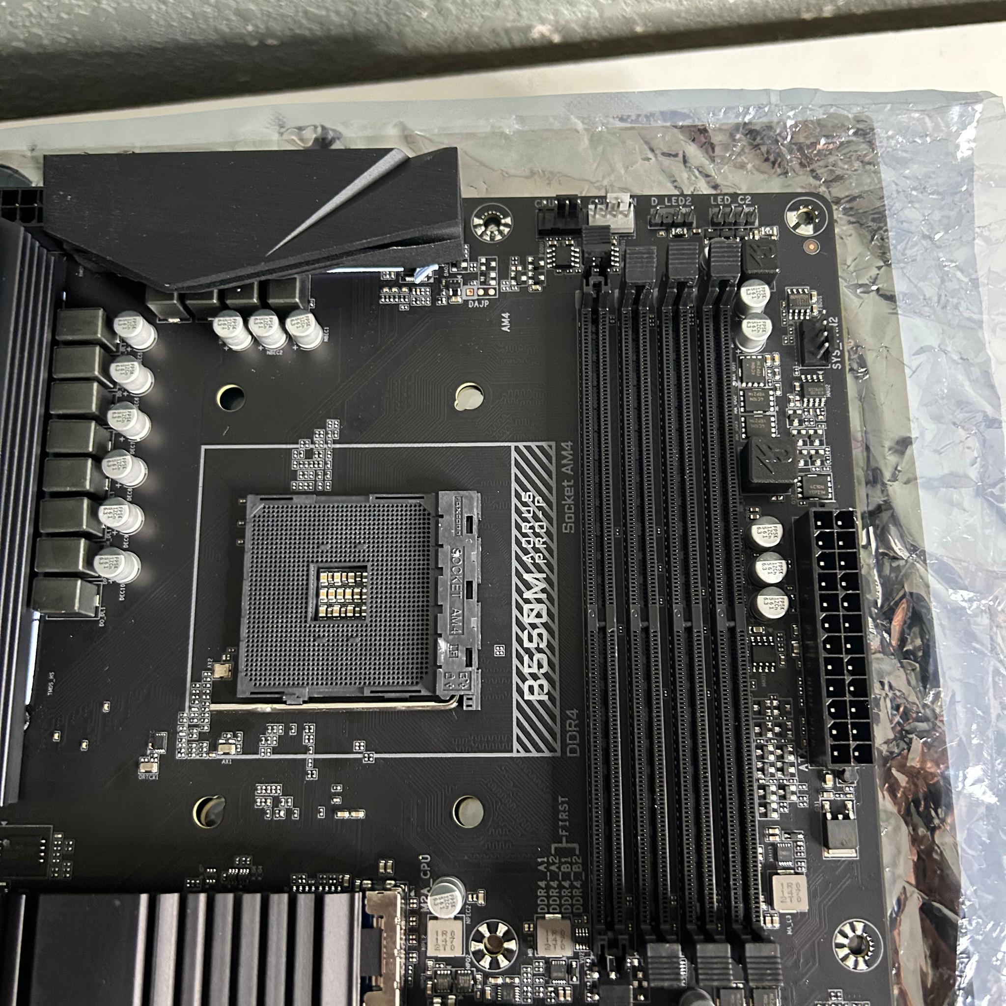Gigabyte B550M AORUS PRO-P (AMD Ryzen 5000/B550/Micro ATX/M.2x2)