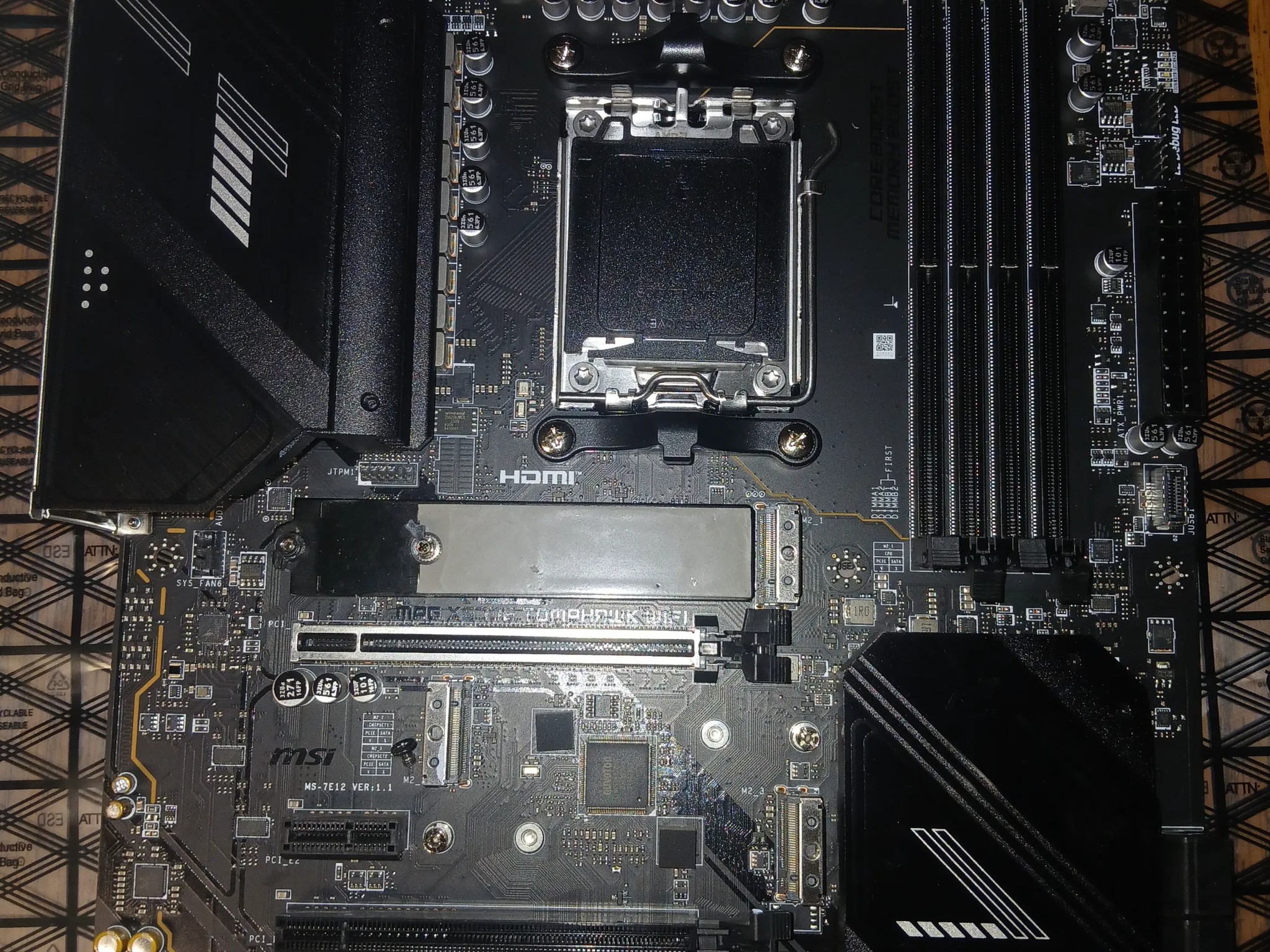 MSI MAG X670E TOMAHAWK WIFI AM5 AMD ATX Motherboard