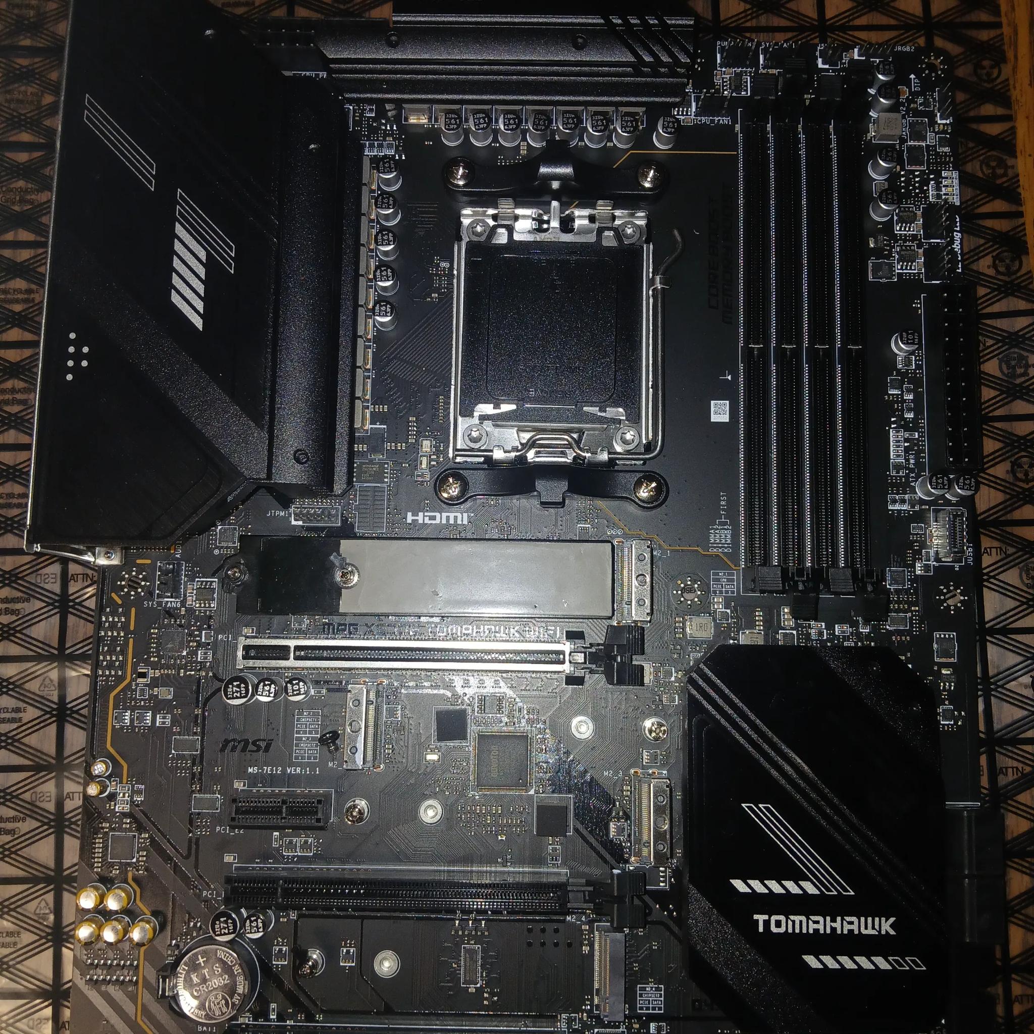 MSI MAG X670E TOMAHAWK WIFI AM5 AMD ATX Motherboard
