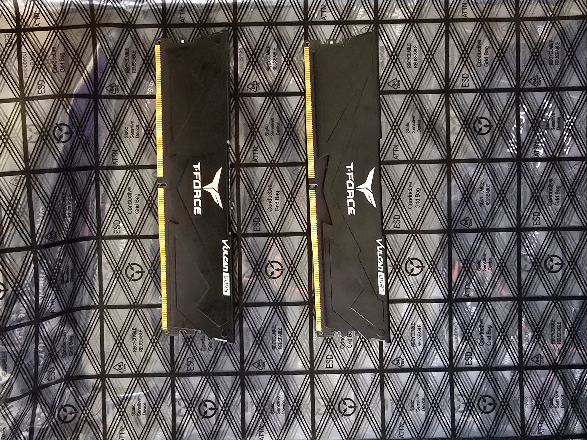 FREE SHIPPING TEAMGROUP T-Force Vulcan DDR5 32GB (2x16GB) 6000MHz DDR5 RAM (Black)