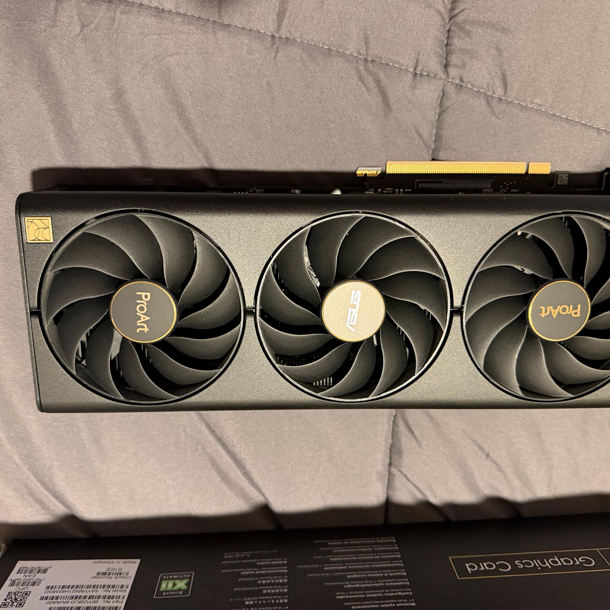 Asus ProArt GeForce RTX 4070 Ti SUPER