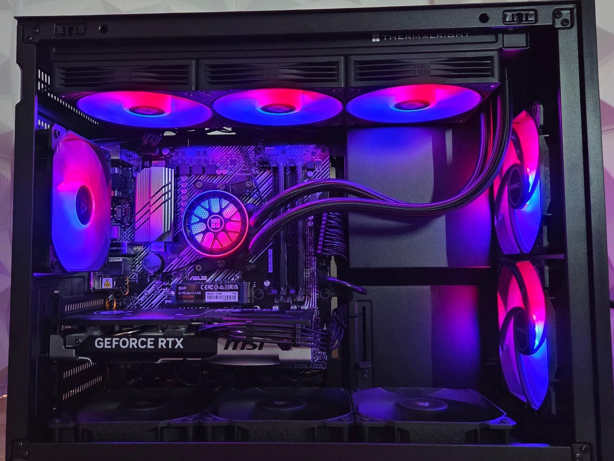 FLUX: compact PC ★★★★☆