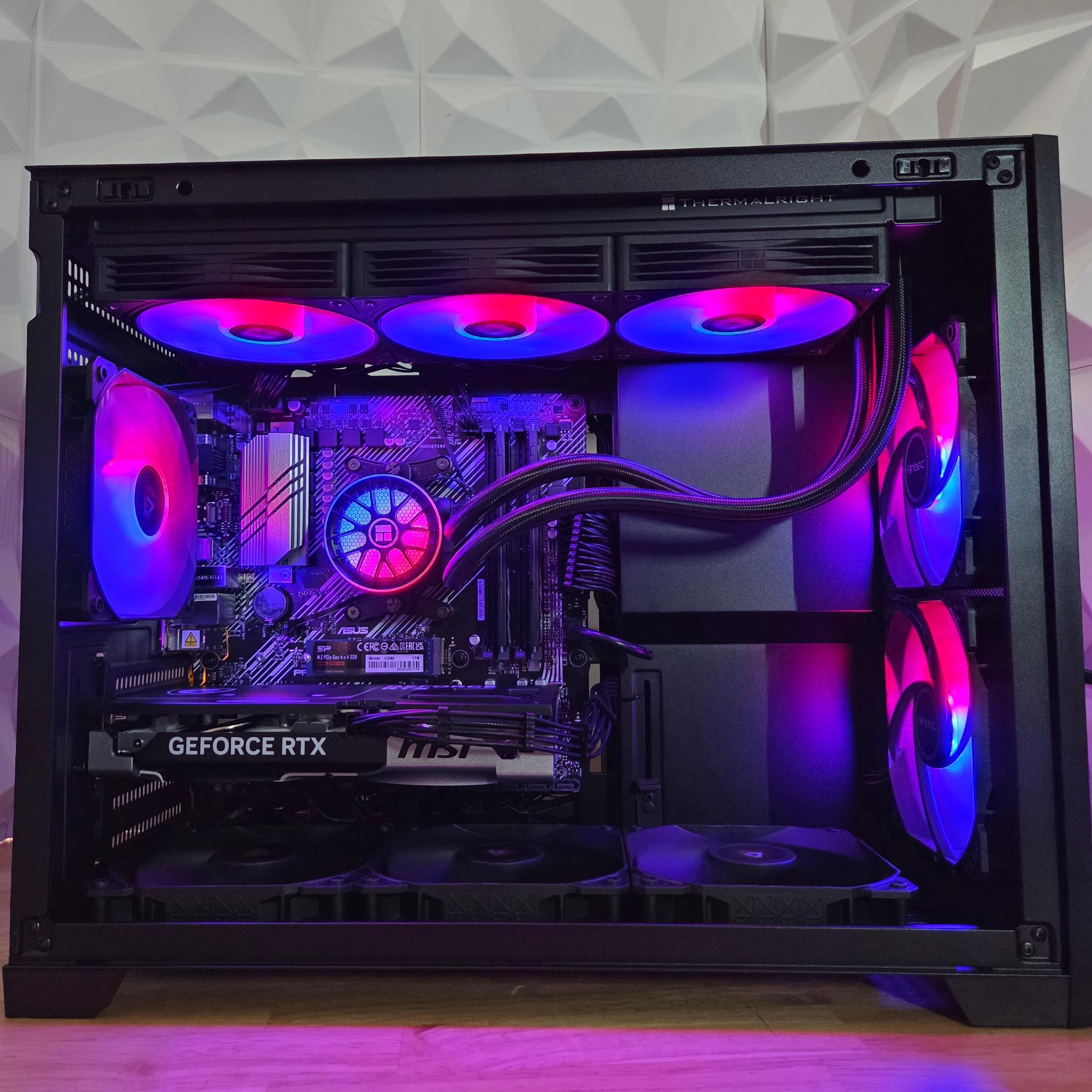FLUX: compact PC ★★★★☆