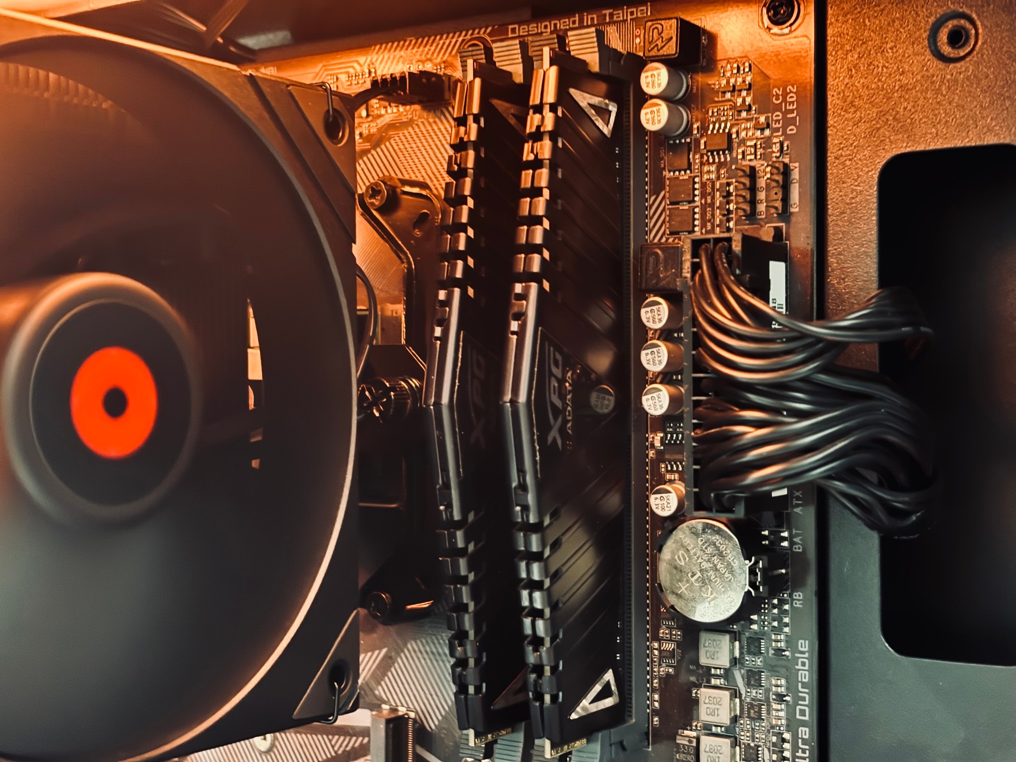 🧡🖤 Black Gaming PC - GTX 1070 / Ryzen 5 3600 / 16GB RAM  🖤🧡