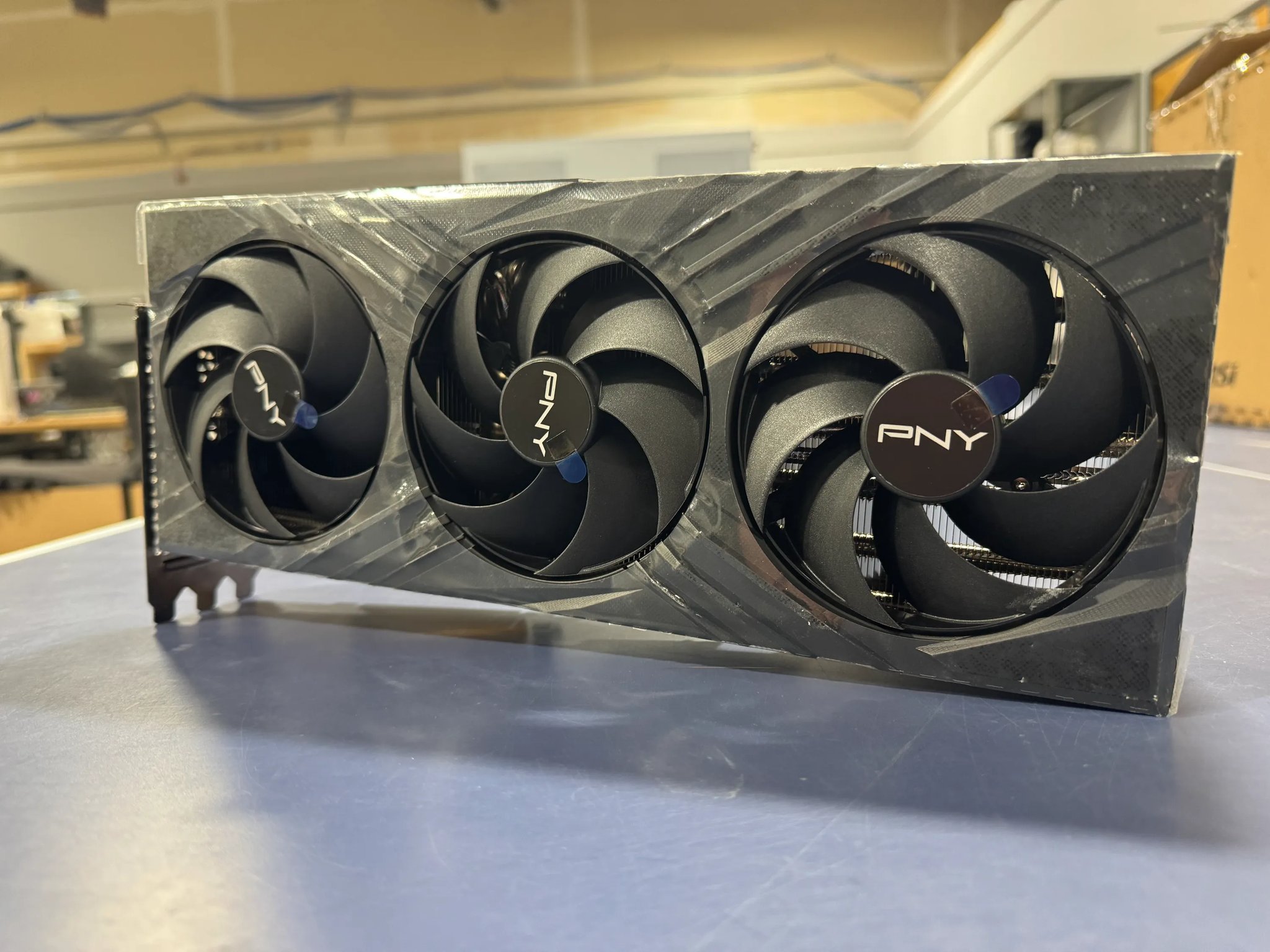 PNY GeForce RTX™ 4090 24GB VERTO™ Triple Fan DLSS 3