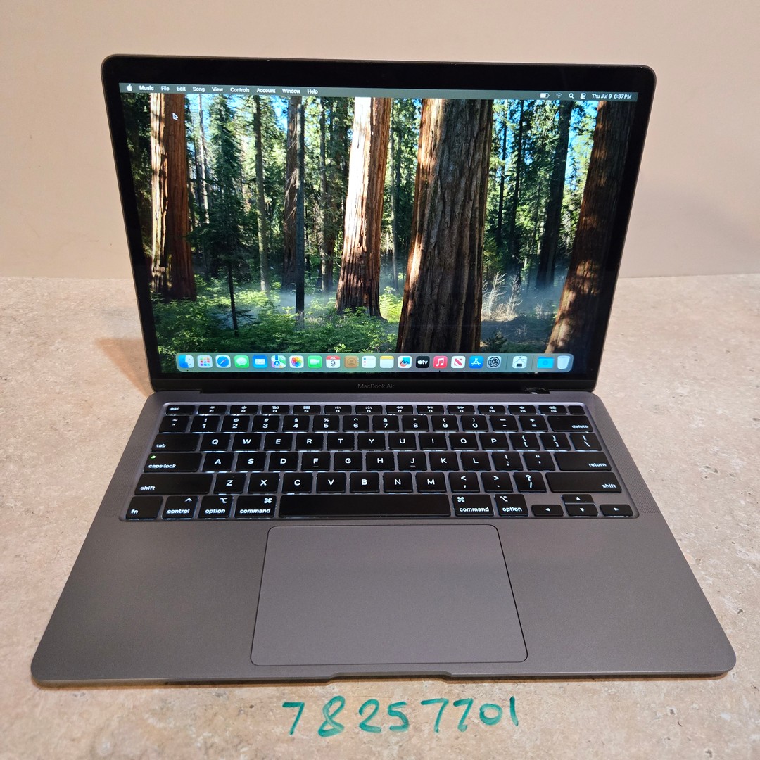 Apple Macbook Air 13 inch Laptop - 2020 - 256GB SSD - intel i5