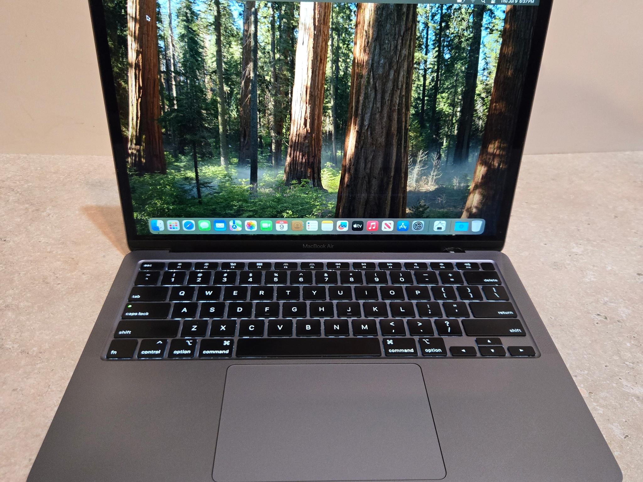 Apple Macbook Air 13 inch Laptop - 2020 - 256GB SSD - intel i5 - Model A2179