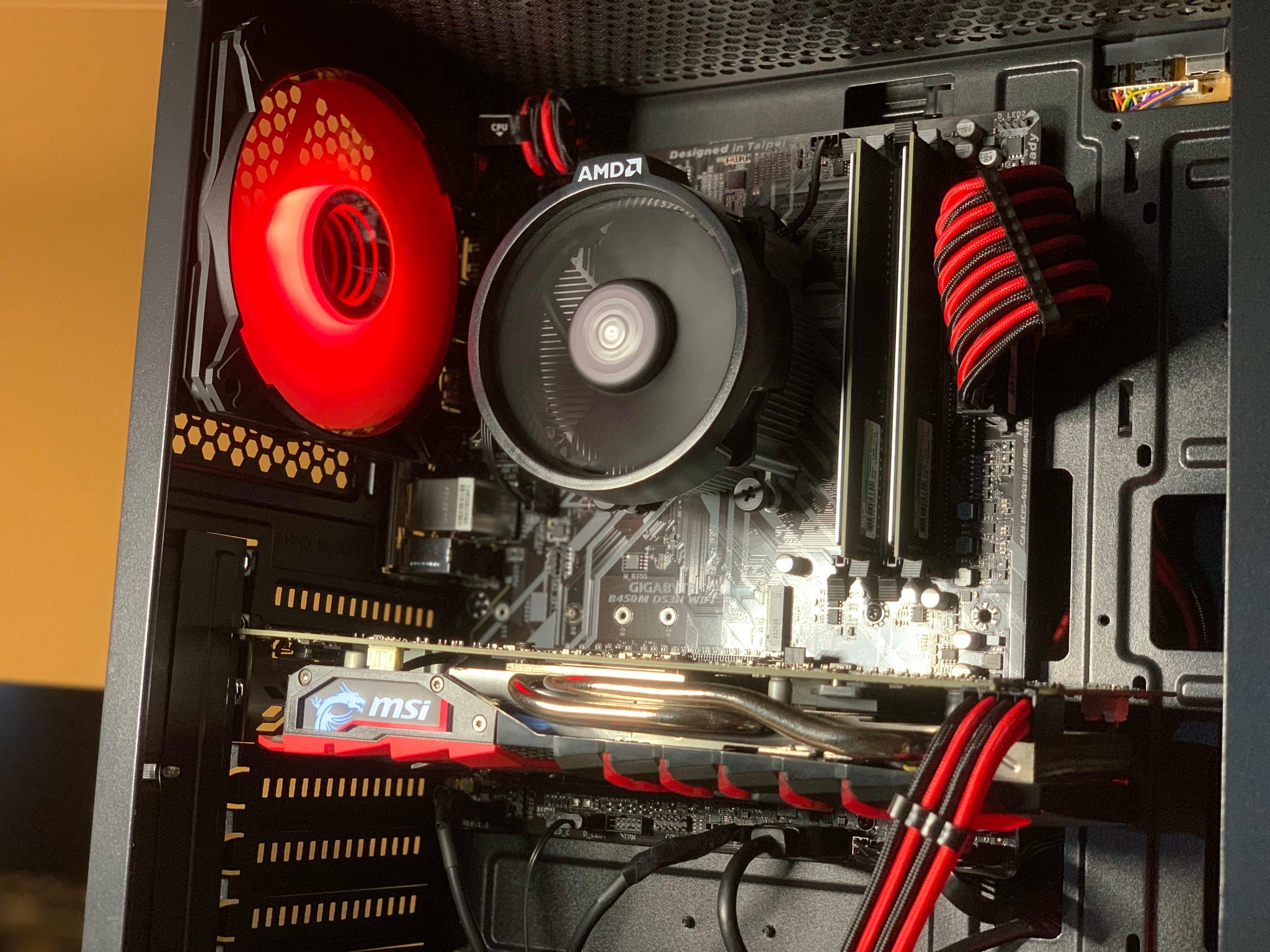 Entry Level Black/Red Gaming PC (RX 570 + Ryzen 5 2400g)
