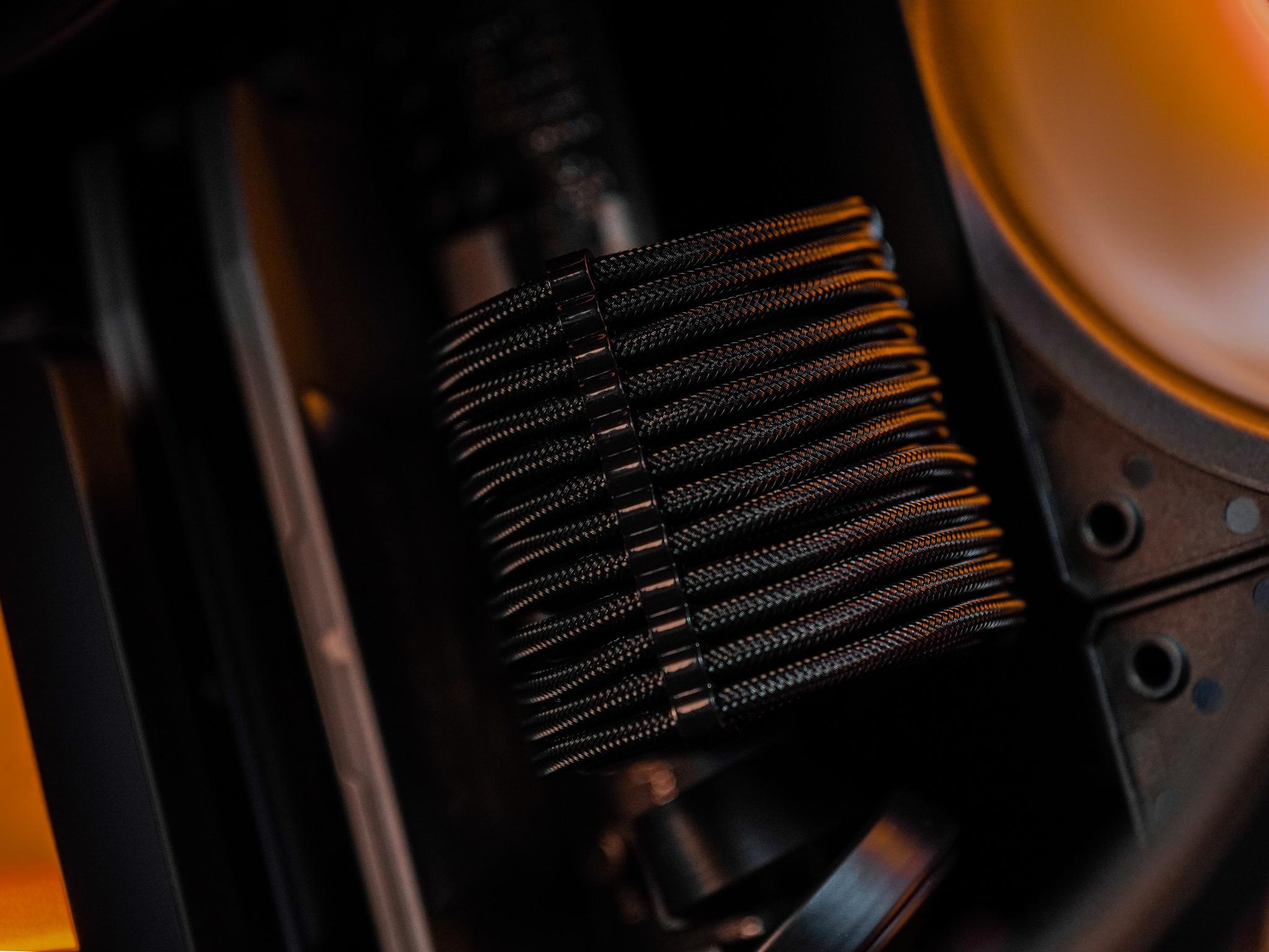 Turismo | RTX 5070 Ti + 7800X3D | 32GB DDR5 | 1TB Gen 4 NVMe | Lian Li V100R Custom Gaming PC