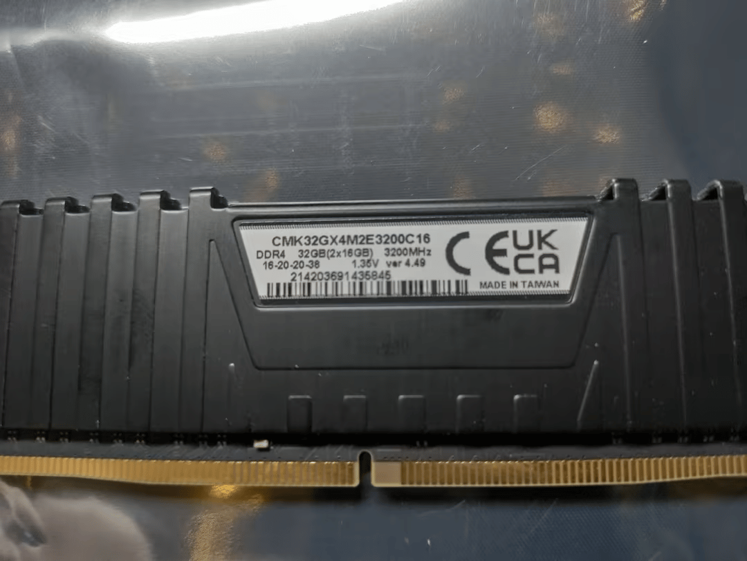 64GB of Corsair Vengeance LPX (4X16GB) DDR4 3200 (PC4-25600) C16 1.35V Desktop Memory - Black 