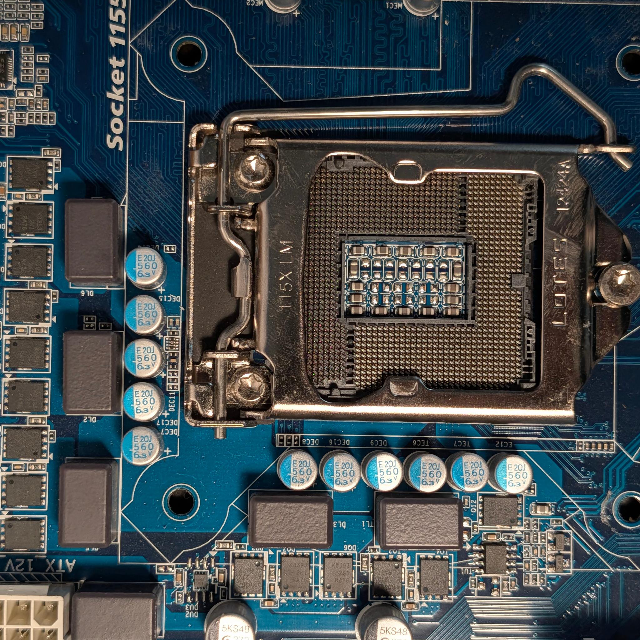 Gigabyte GA-H77-DS3H LGA1155 H77 Motherboard ATX VGA DDR3 Untested No IO Shield