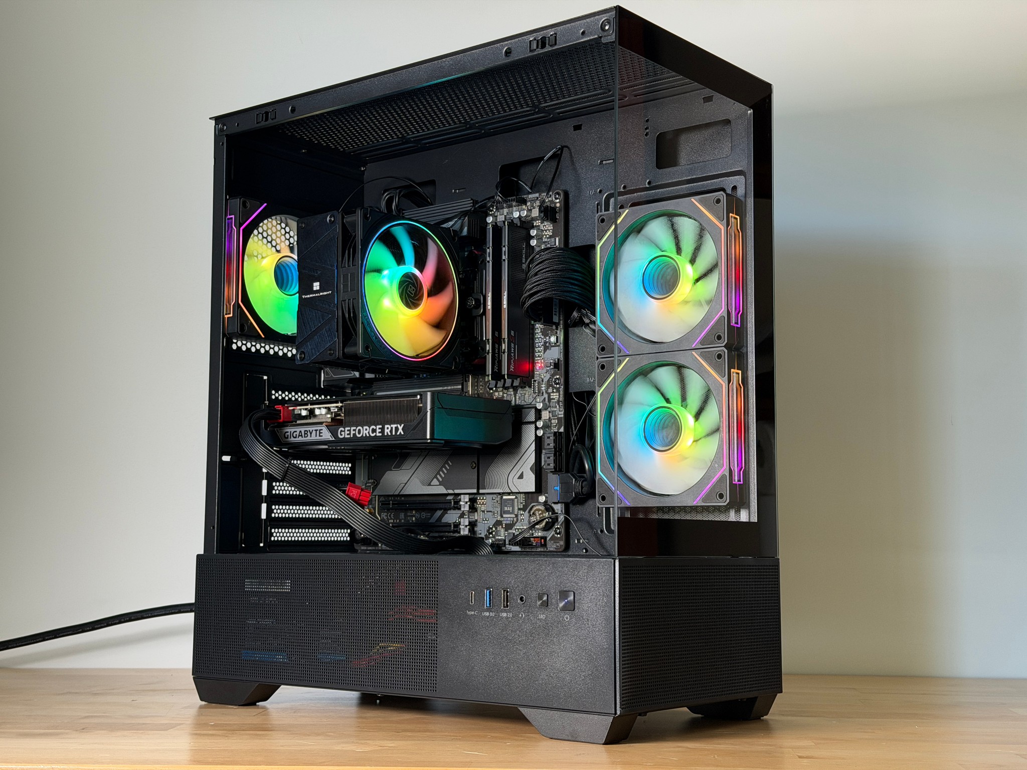 RTX 5060ti 8GB Ryzen 7 7700x Gaming PC