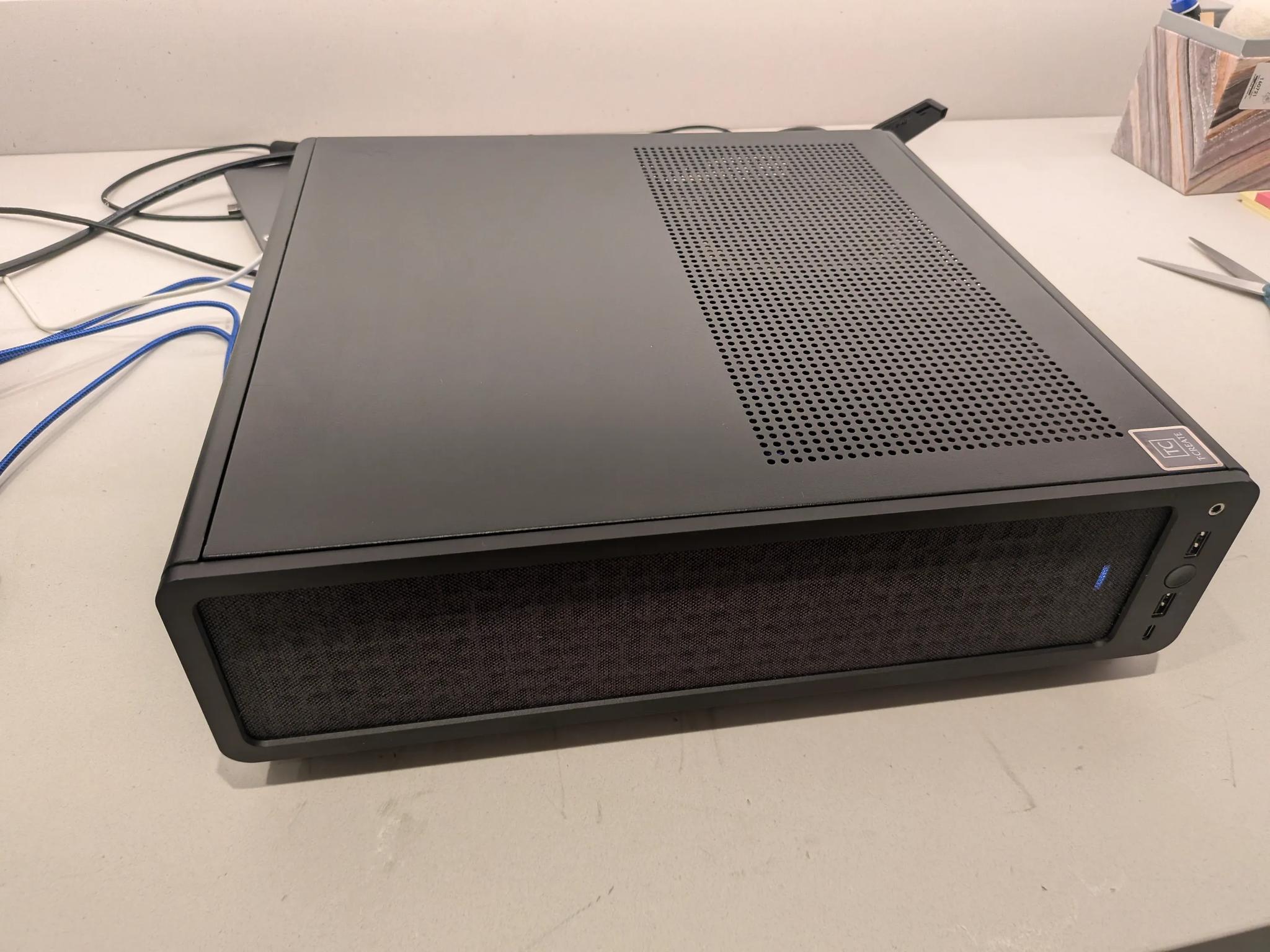 Black Ridge - RX 9060XT 16GB, Ryzen 5 7500F, 32 GB DDR5 RAM, 2 TB Gen 4 NVME