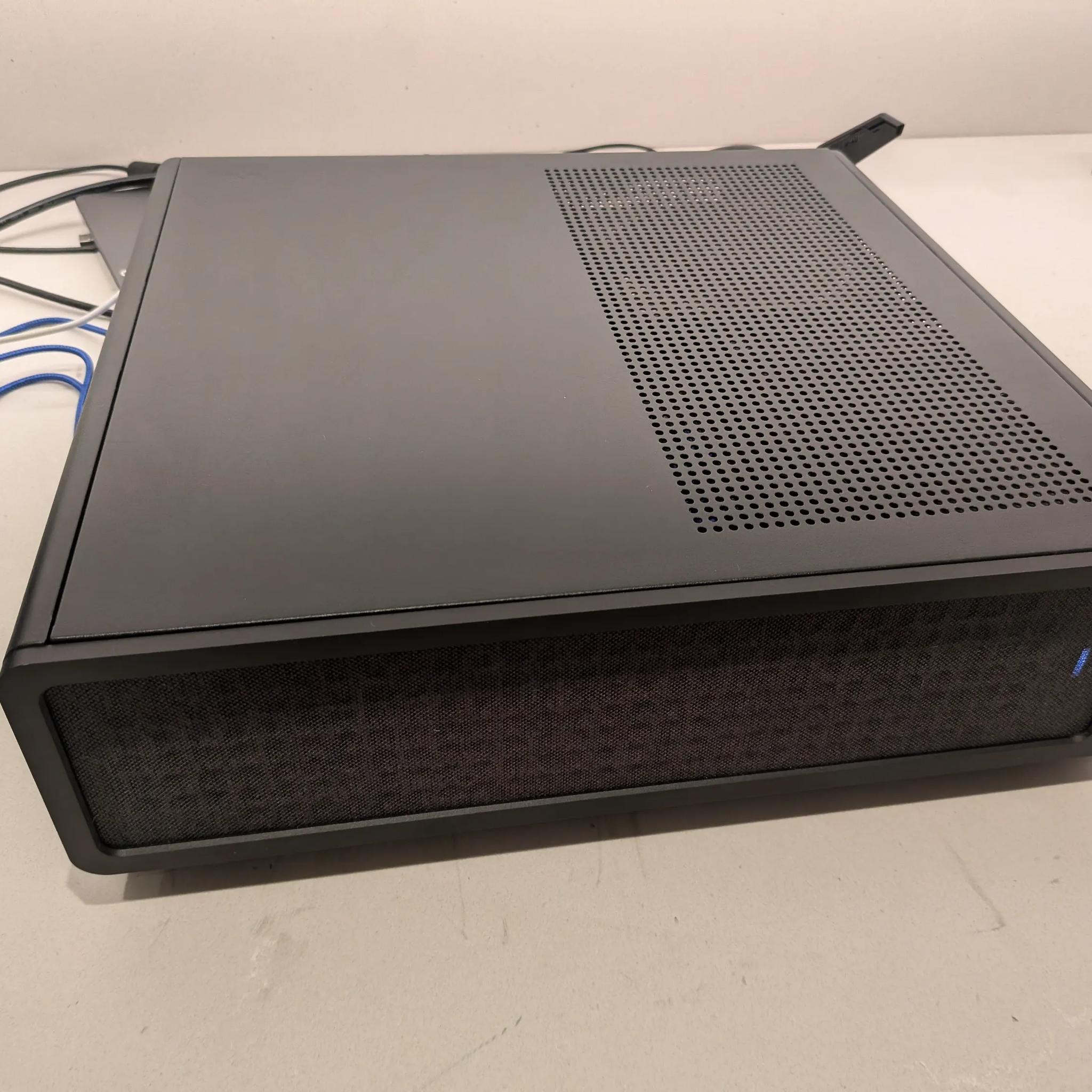 Black Ridge - RX 9060XT 16GB, Ryzen 5 7500F, 32 GB DDR5 RAM, 2 TB Gen 4 NVME