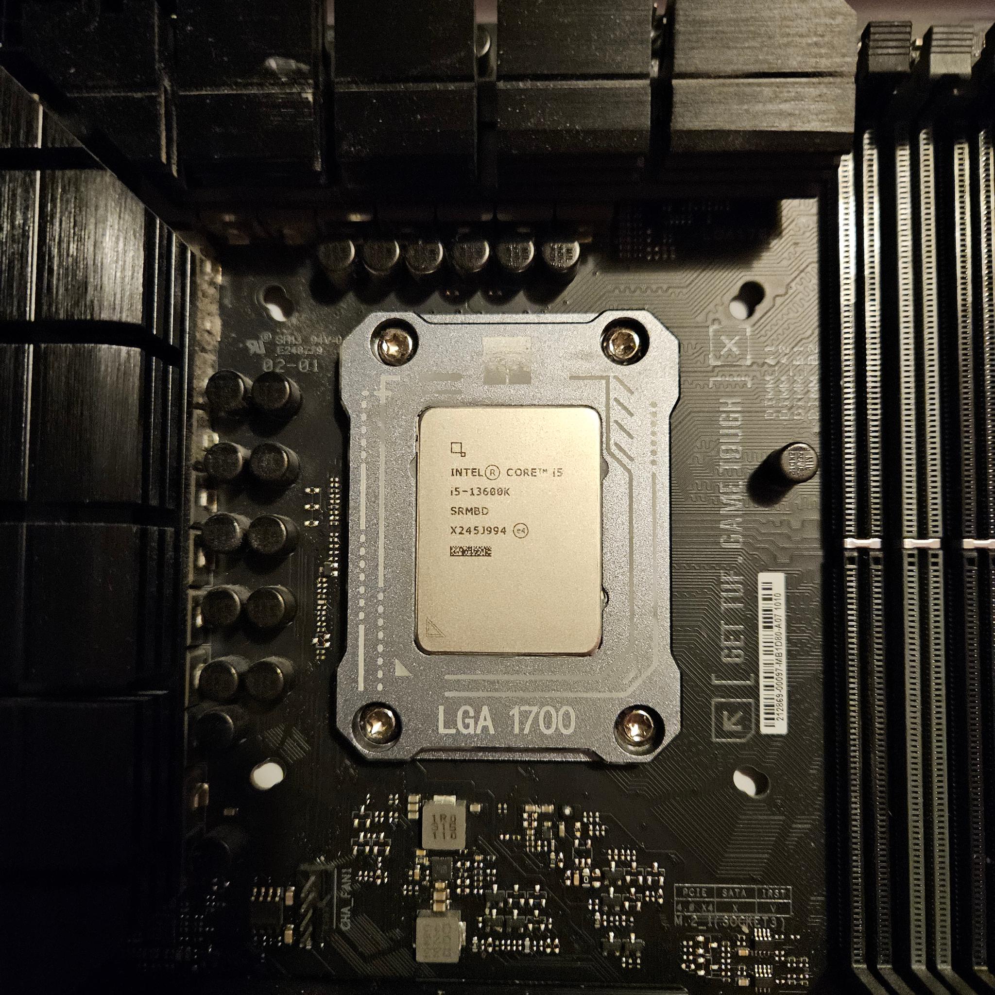 Asus TUF Gaming Z790-Plus Wifi and Intel Core i5-13600k