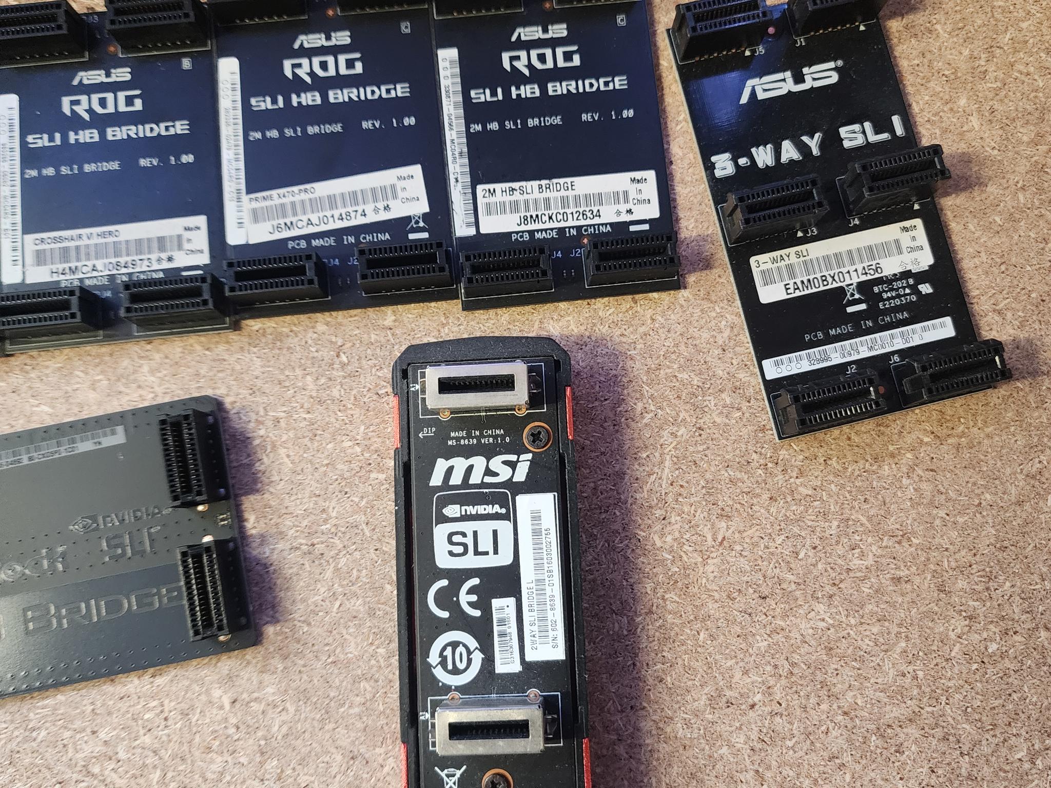 Assorted Nvidia SLI and AMD Crossfile Bridges
