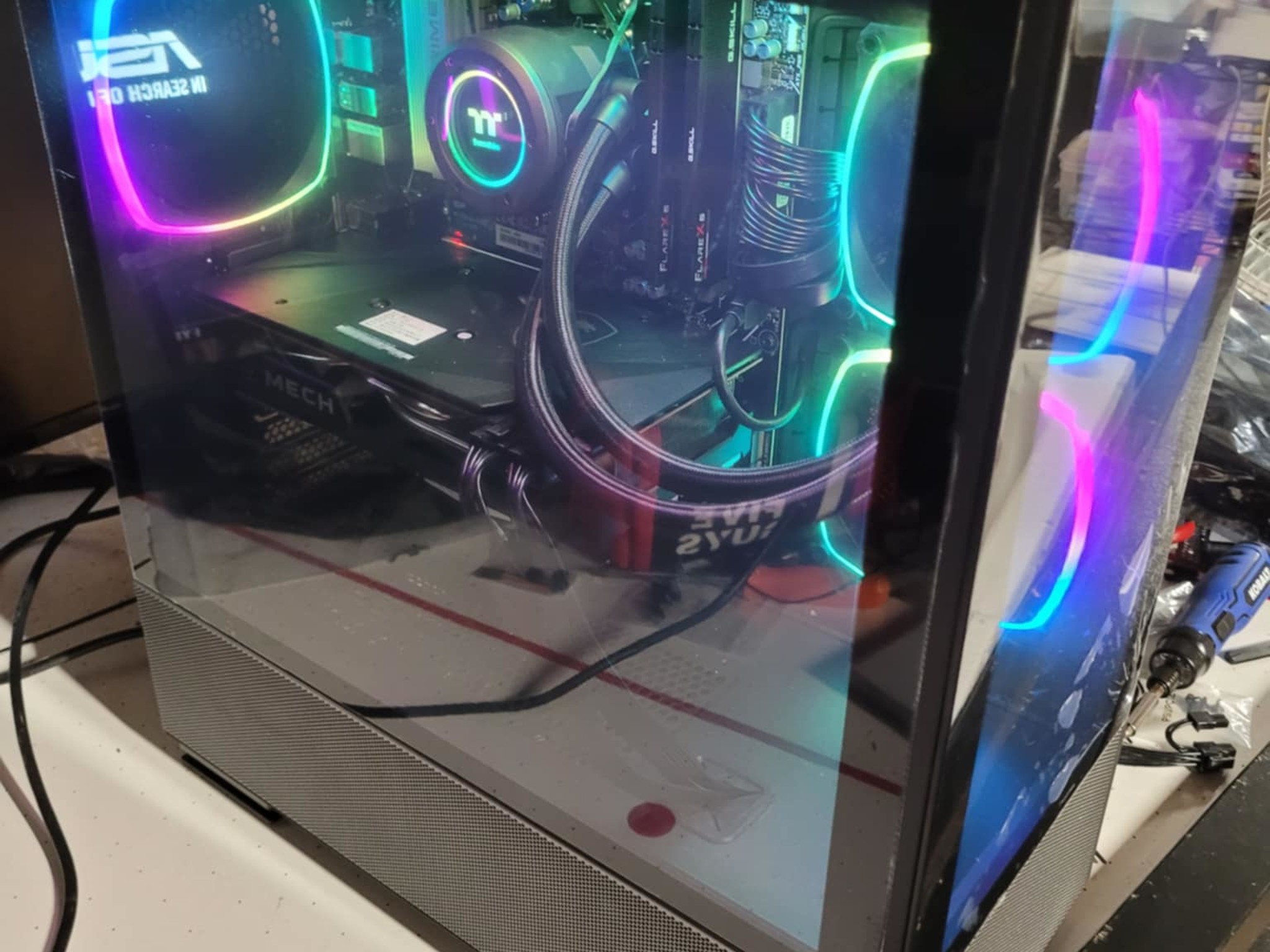 Custon BUild Gaming PC. AMD Ryzen 5 7600x, 32gb of ddr5, and 2-1tb nvmes
