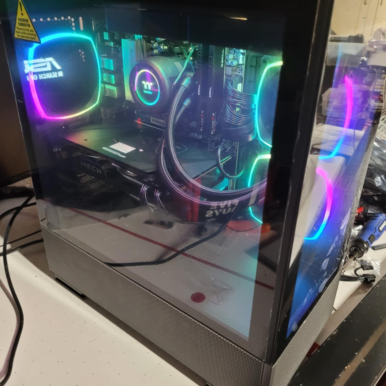 Custon BUild Gaming PC. AMD Ryzen 5 7600x, 32gb of ddr5, and 2-1tb nvmes