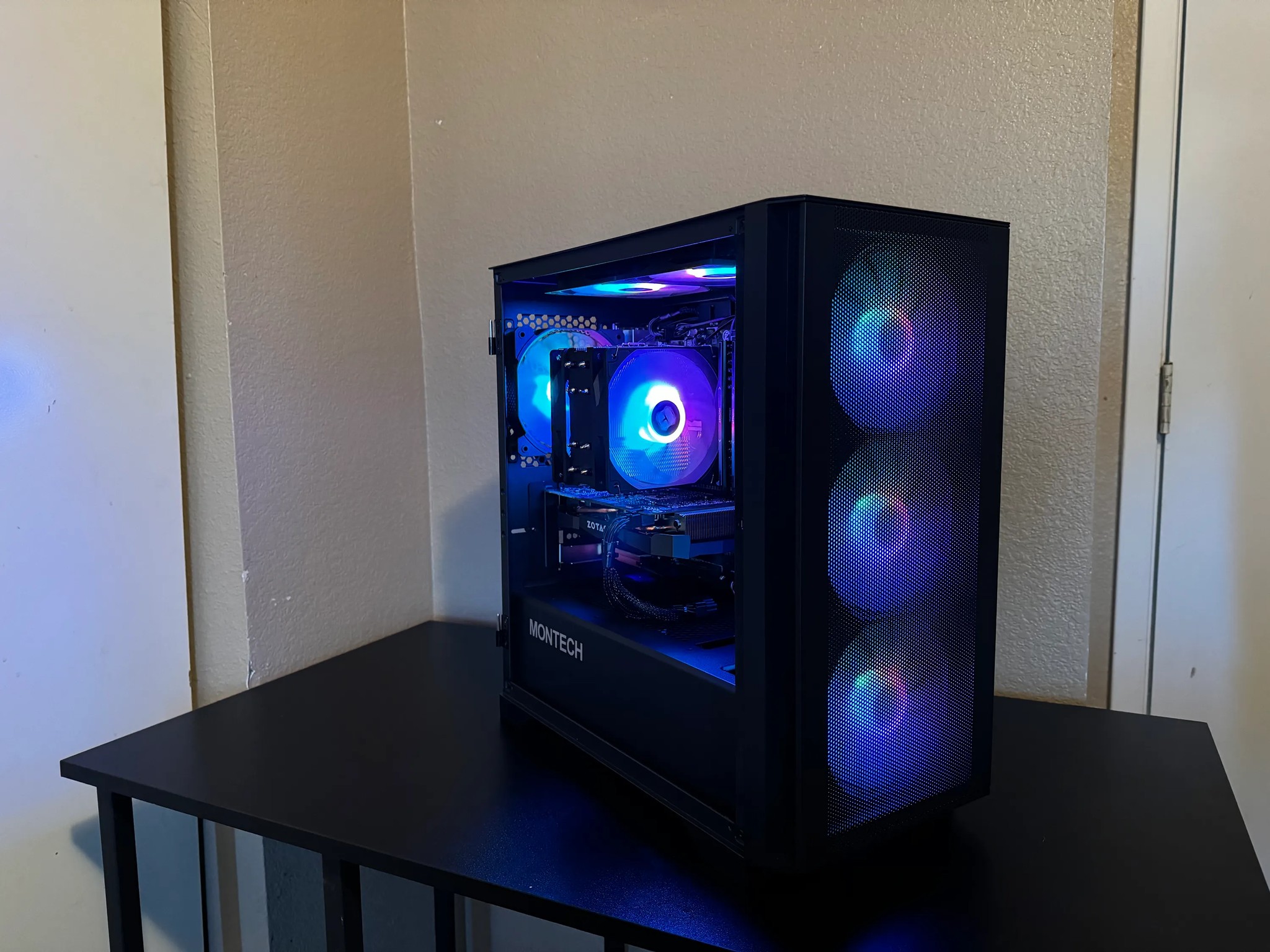 i7 4770K | GTX 1060 6GB | 1TB STORAGE | WIFI | BLUETOOTH