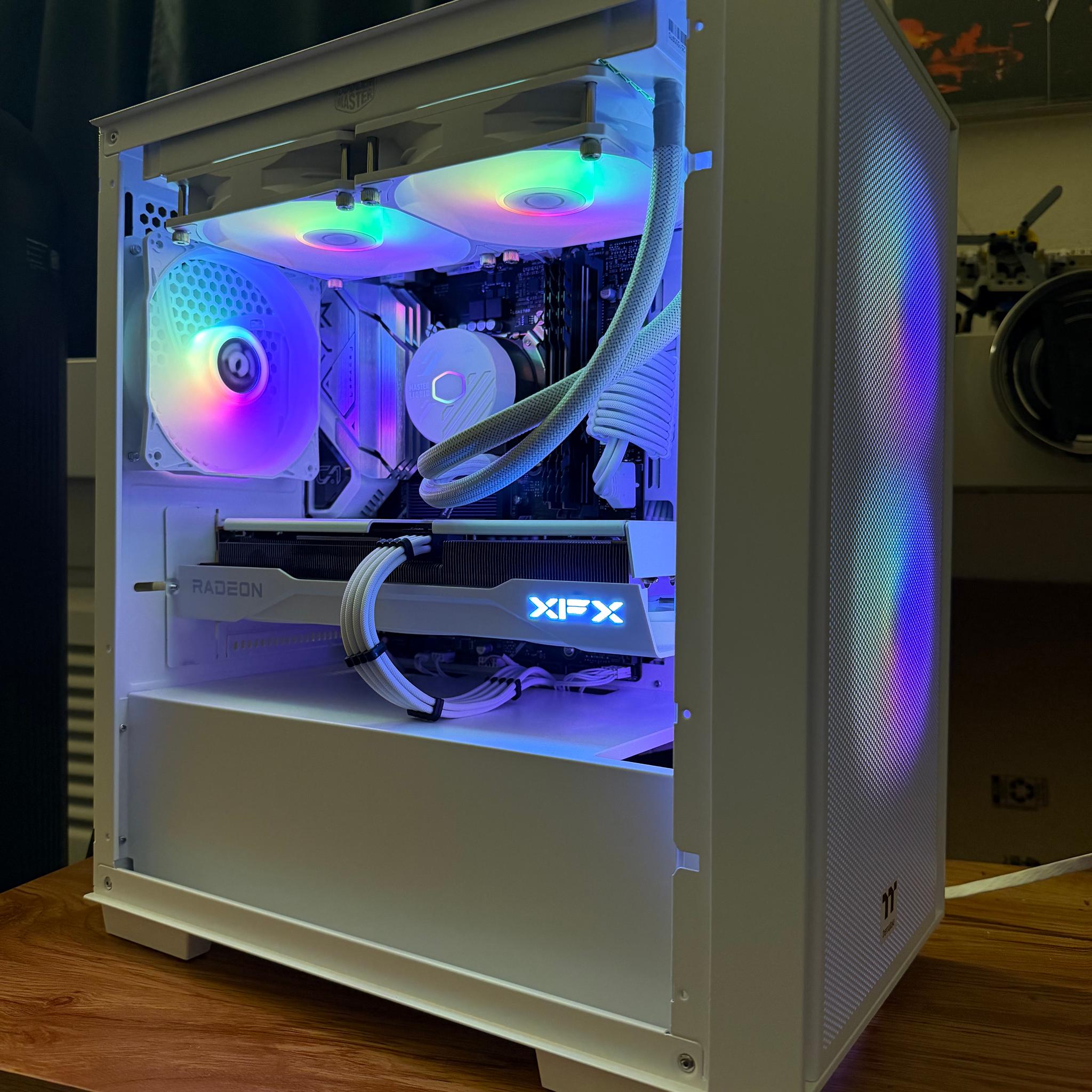❄️🧊 White Out 🧊❄️ Intel Gaming PC! i5-13600K | 9060XT 16GB | 1TB SSD | 32GB DDR4 | Free Shipping!