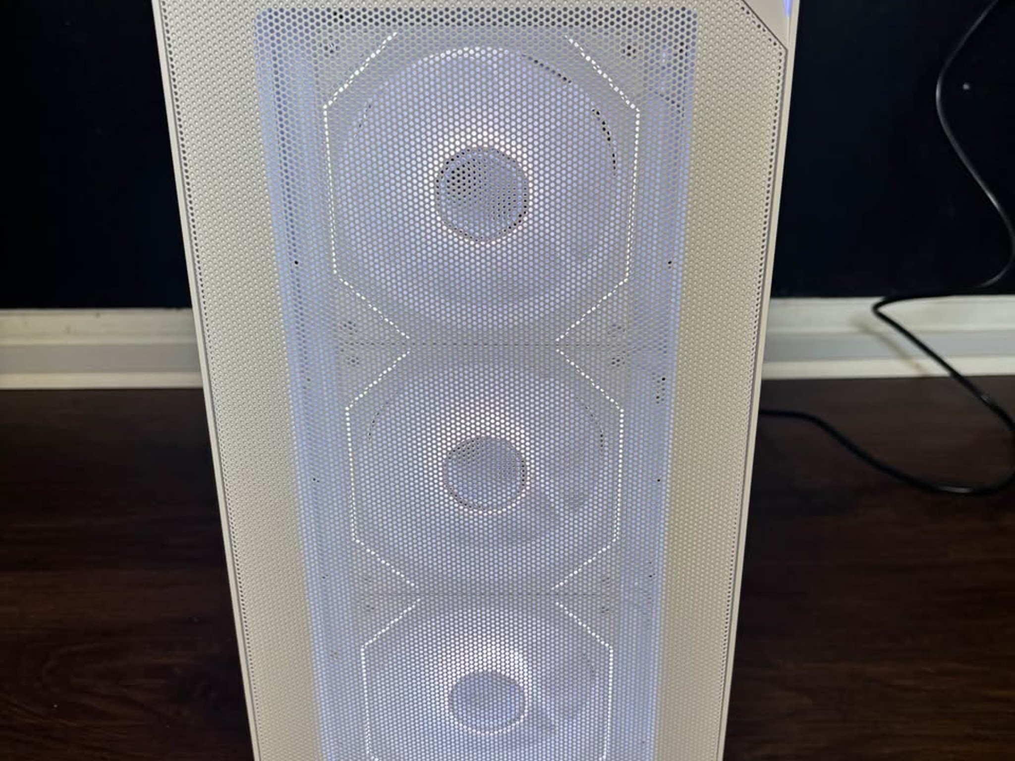 White Gaming PC (RTX 3070 TI 8GB + AMD Ryzen 5 5500 + SSD)
