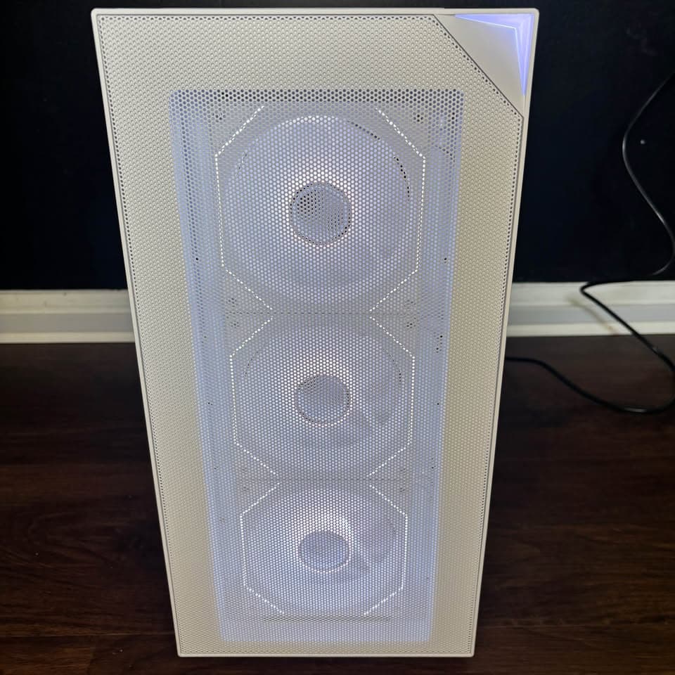 White Gaming PC (RTX 3070 TI 8GB + AMD Ryzen 5 5500 + SSD)