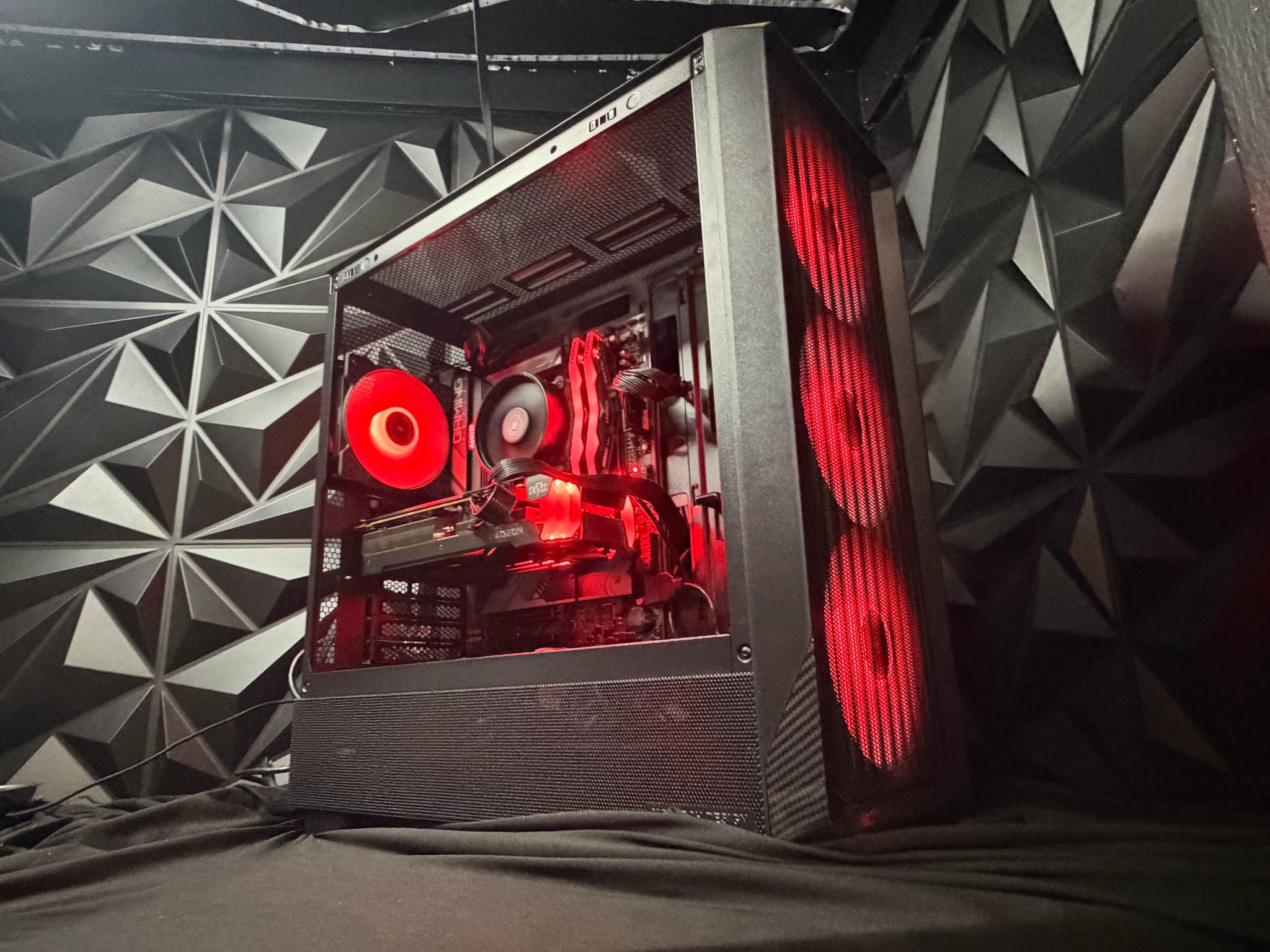 🖤⚡ G CARBON 8566 ⚡🖤| Ryzen 5 8500G| RX 6600XT | 1.5 TB NVMe| 16 GB DDR5| 650W PSU