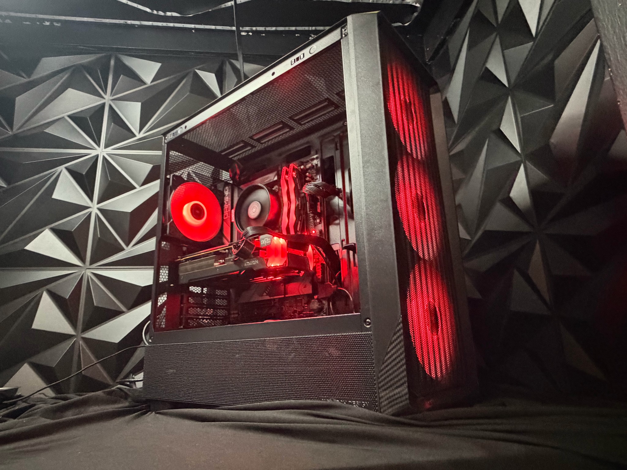 🖤⚡ G CARBON 8566 ⚡🖤| Ryzen 5 8500G| RX 6600XT | 1.5 TB NVMe| 16 GB DDR5| 650W PSU
